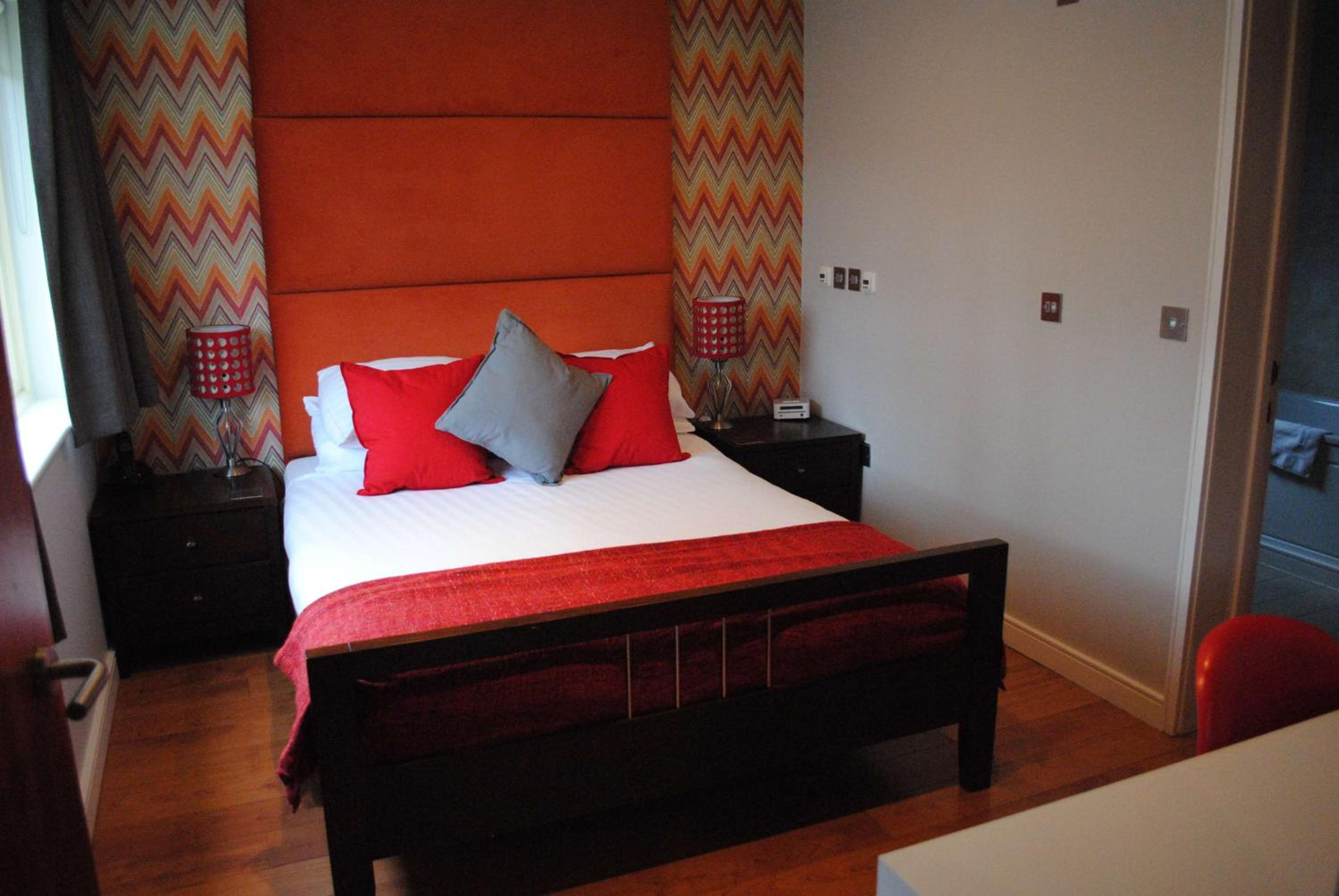 Suite - Photo 8