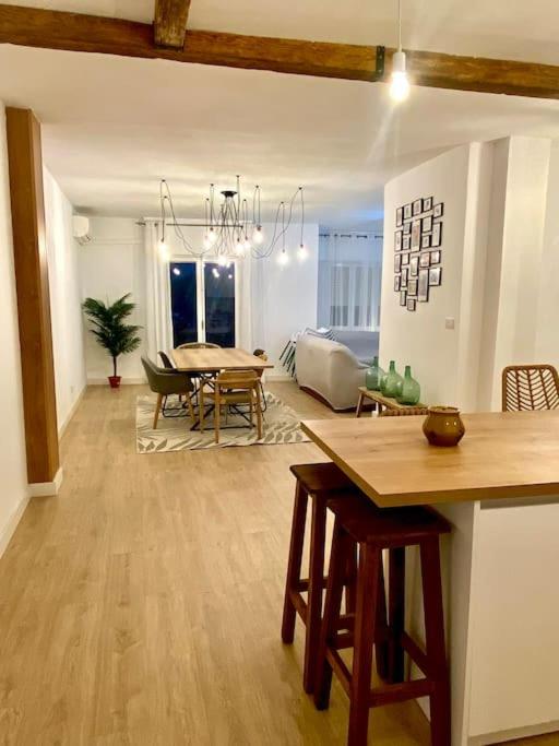 Three-Bedroom Apartment photo 2