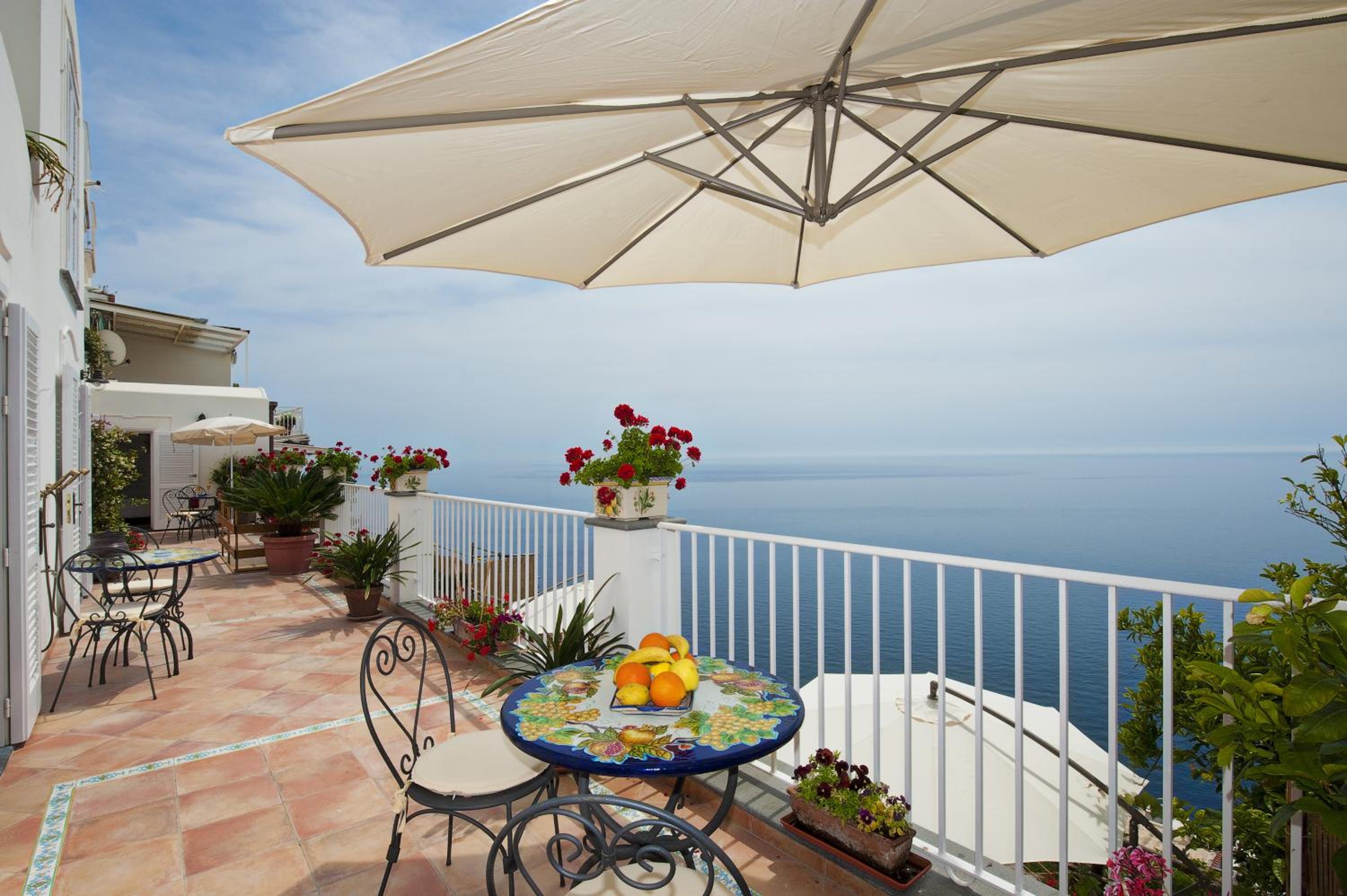 Two-Bedroom Apartment with Terrace and Sea View photo 2