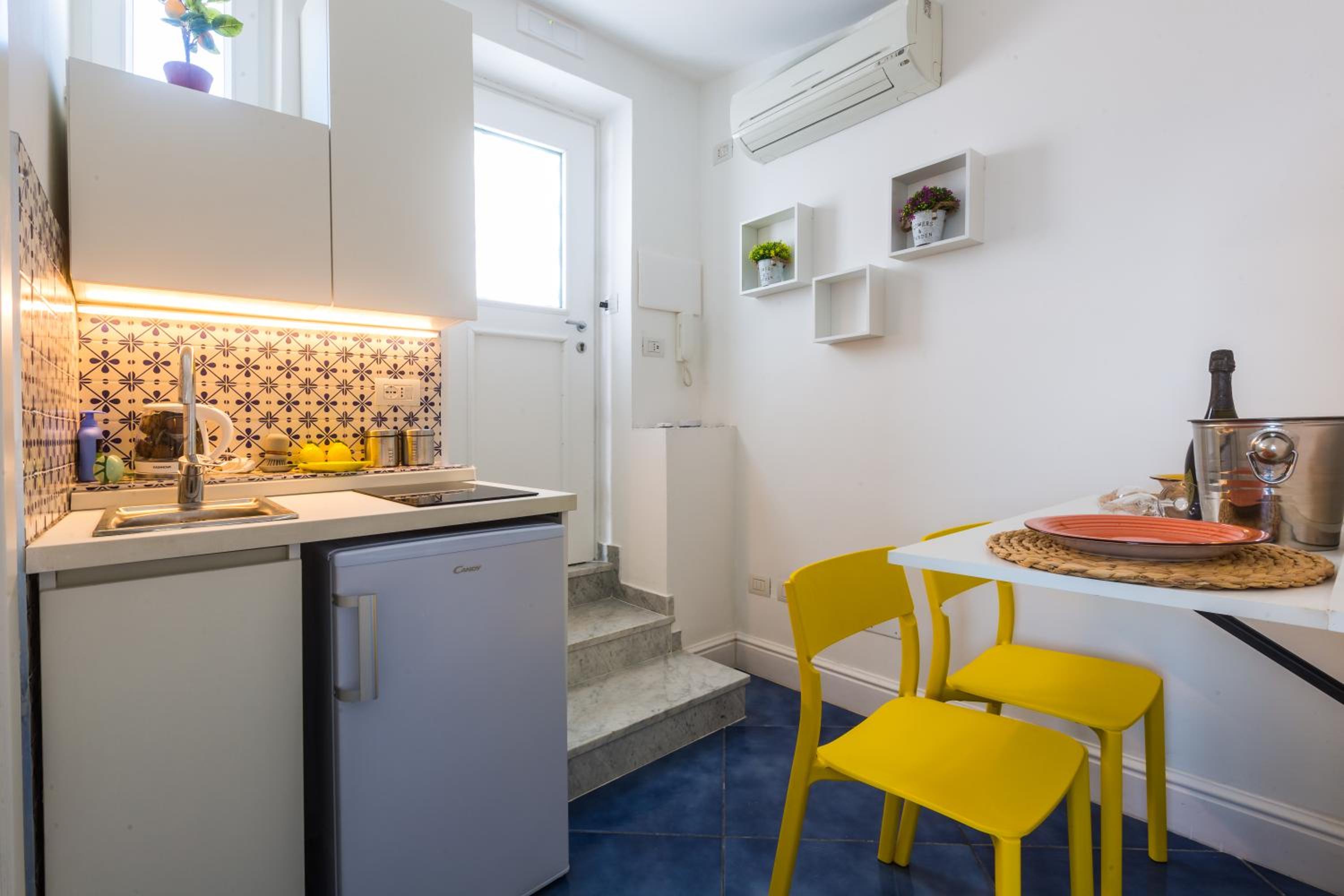 One-Bedroom Apartment - Photo 8