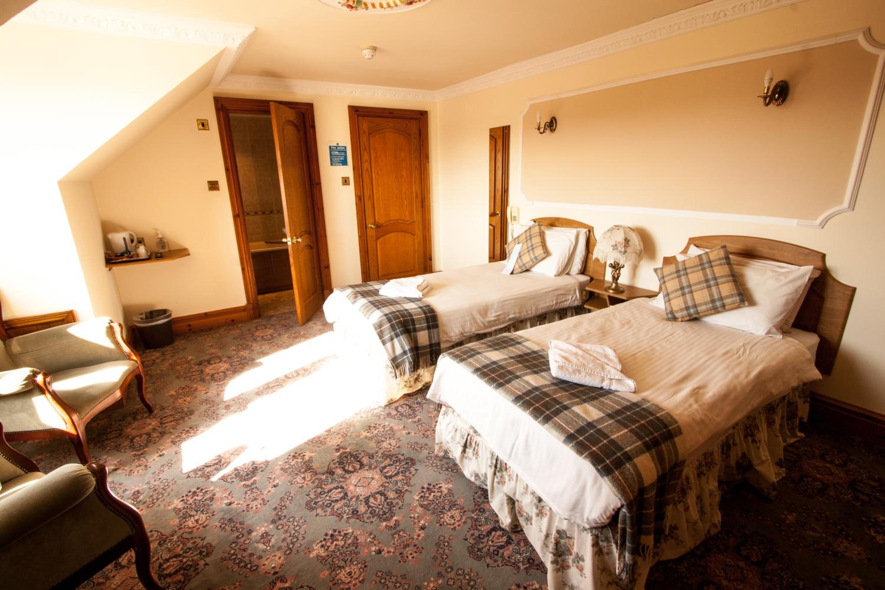 Standard Double or Twin Room photo 2