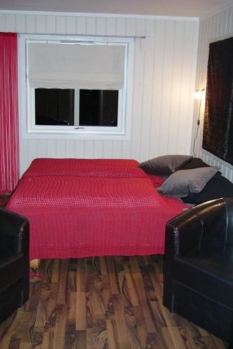 Twin Room with Shared Bathroom