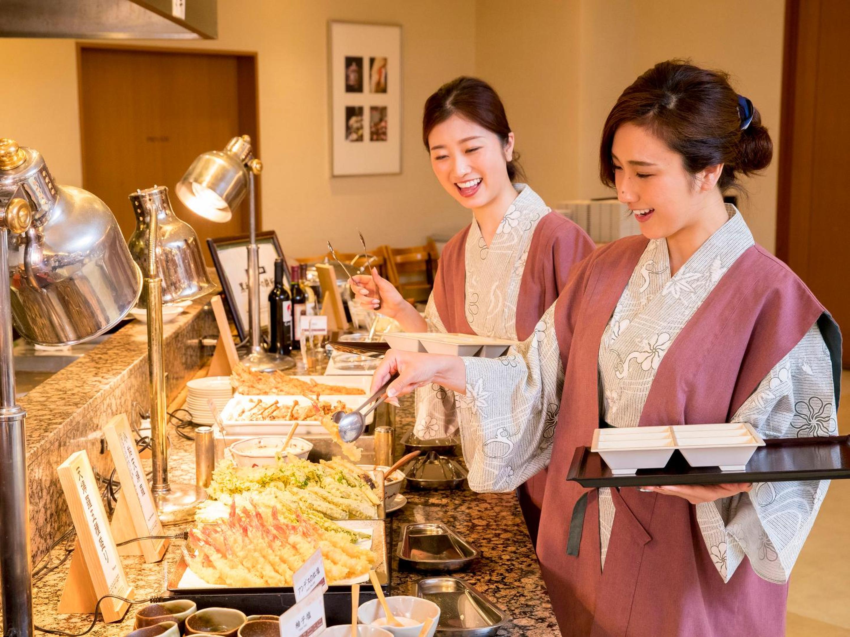 Japanese Style Room -4 Adults -Non Smoking - Kobe Beef Included Buffet Style Dinner at Restaurant