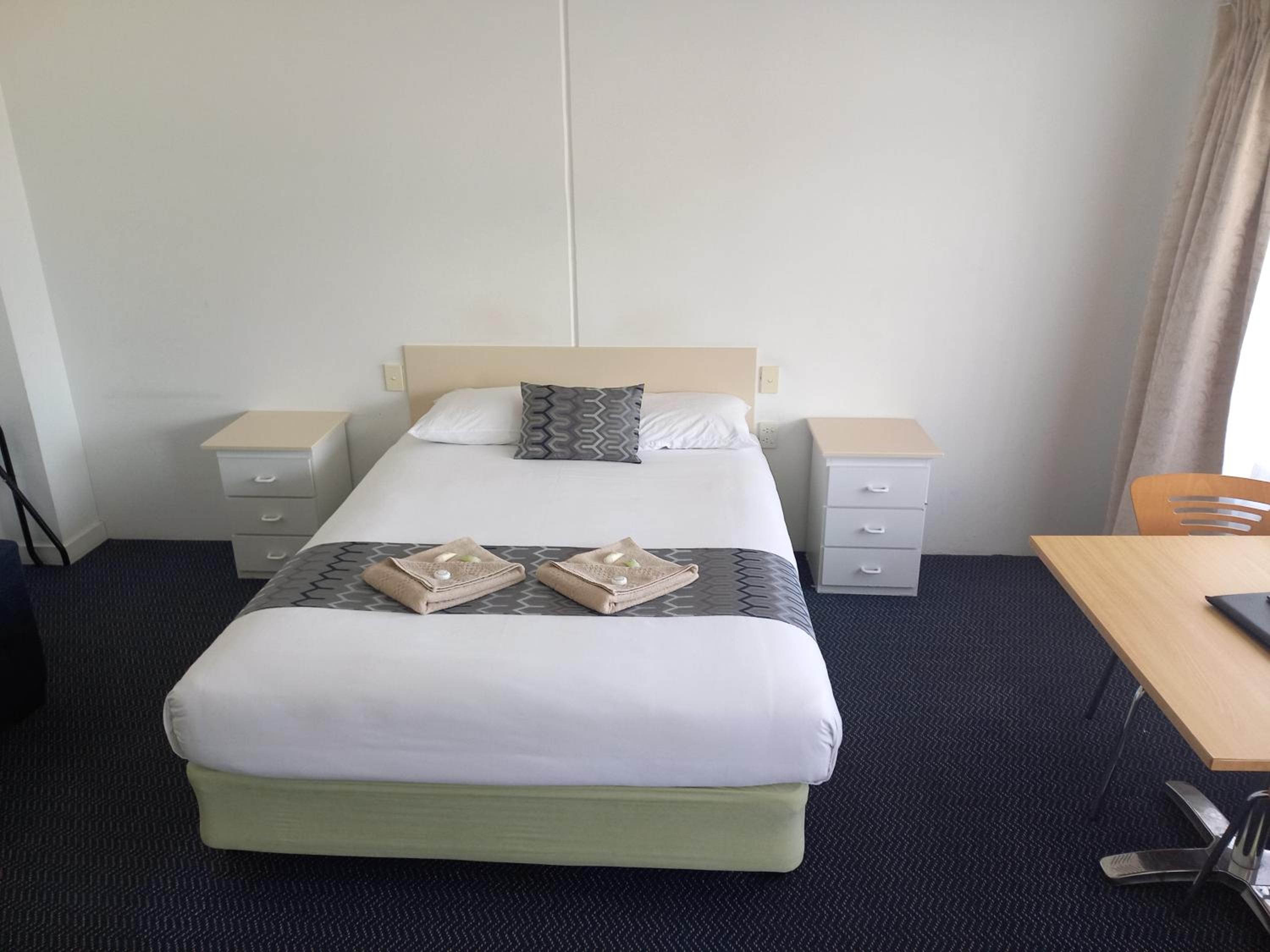 Queen Room photo 1