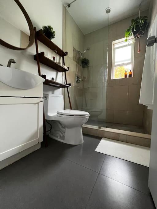 Three-Bedroom House photo 2