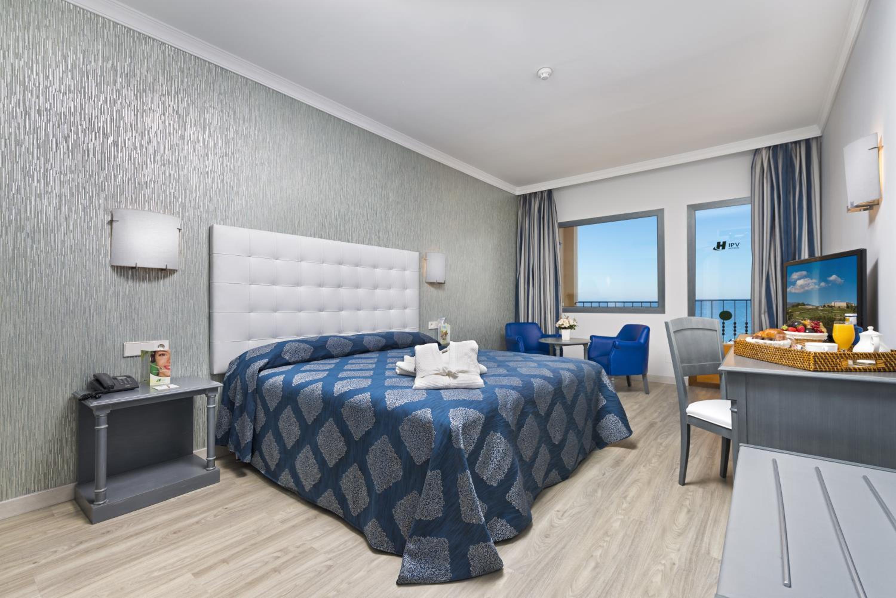 Double Room with Sea View - Photo 3