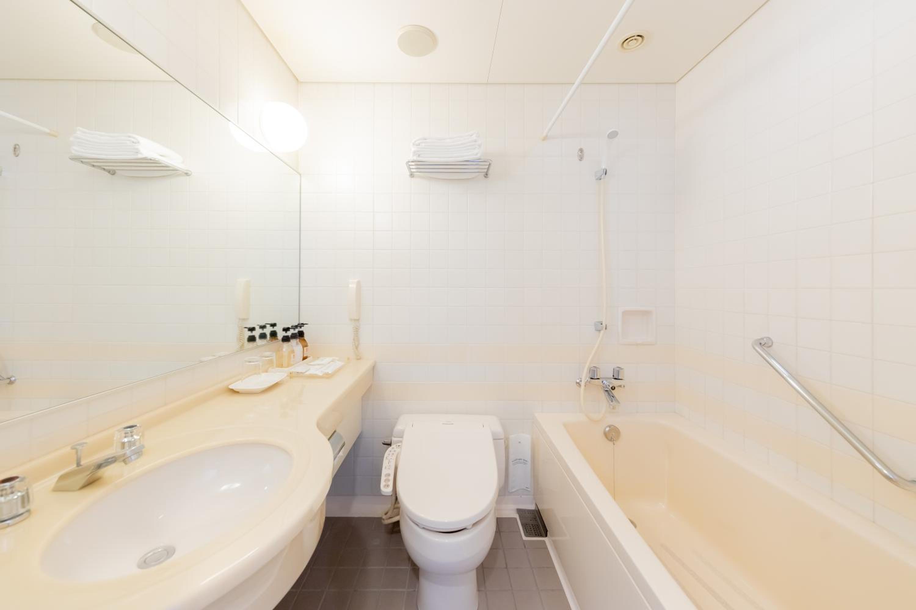 Double Room - Non-Smoking  - Photo 12