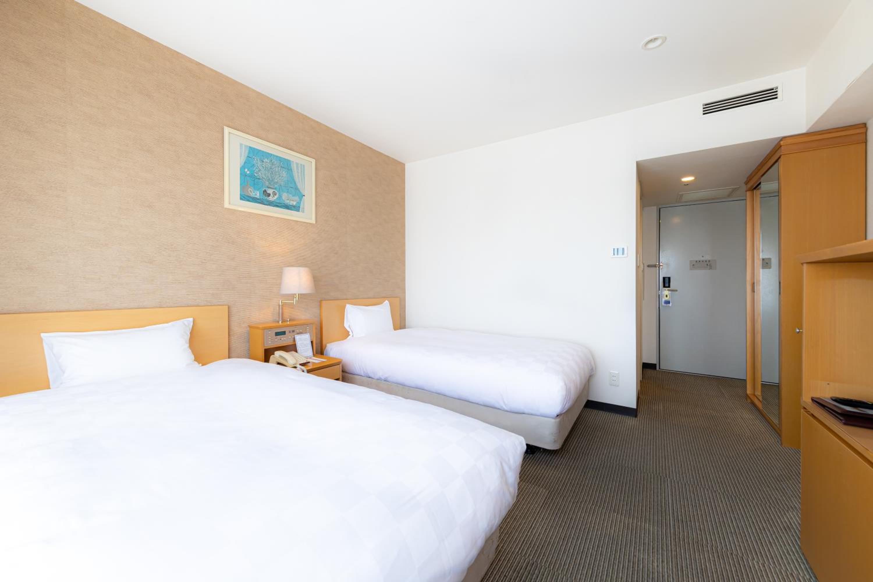 Economy Twin Room - Non-Smoking - Photo 3