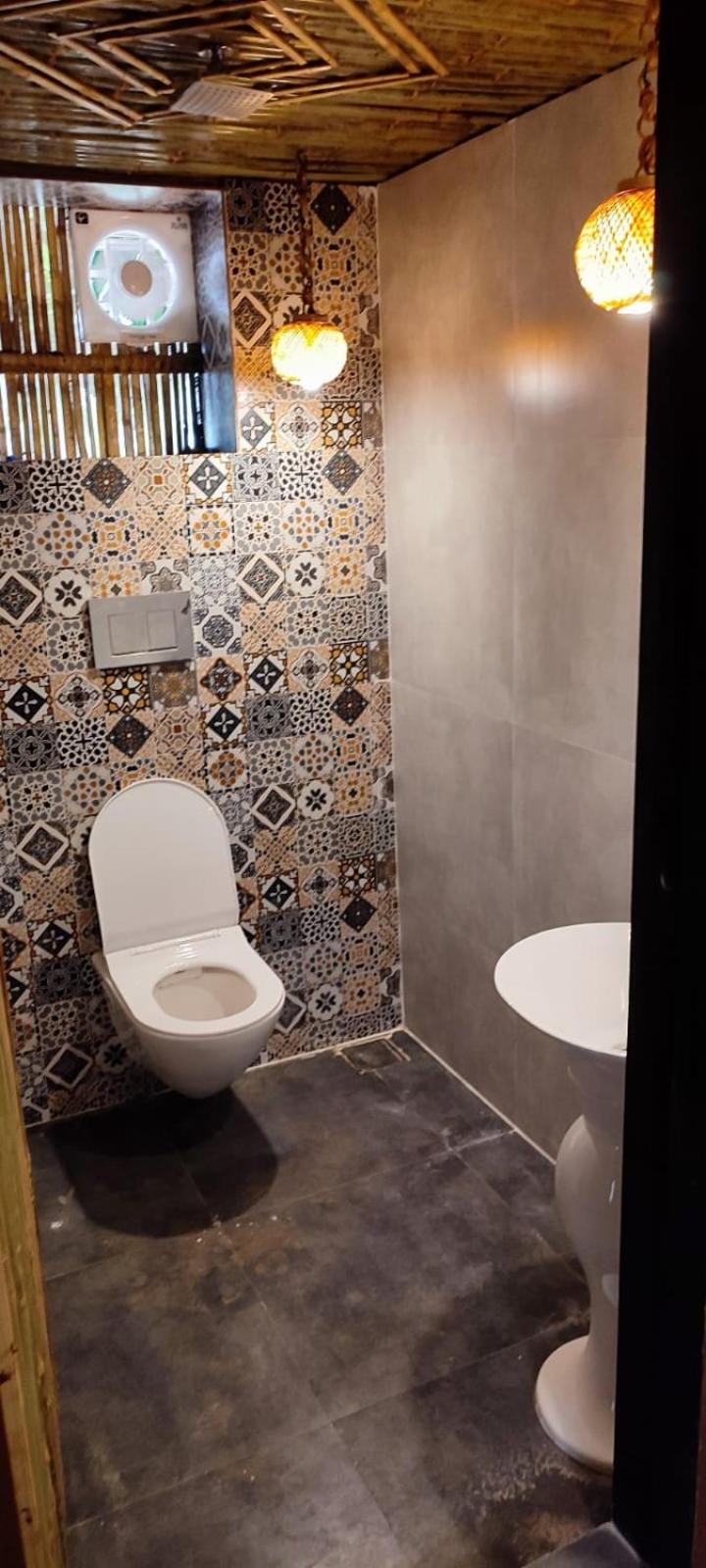 Deluxe Double Room (2 Adults + 1 Child) photo 3