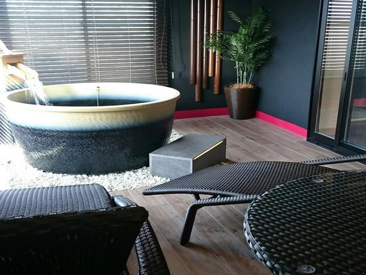 Japanese Modern Junior Suite with Open Air Bath - Smoking photo 2