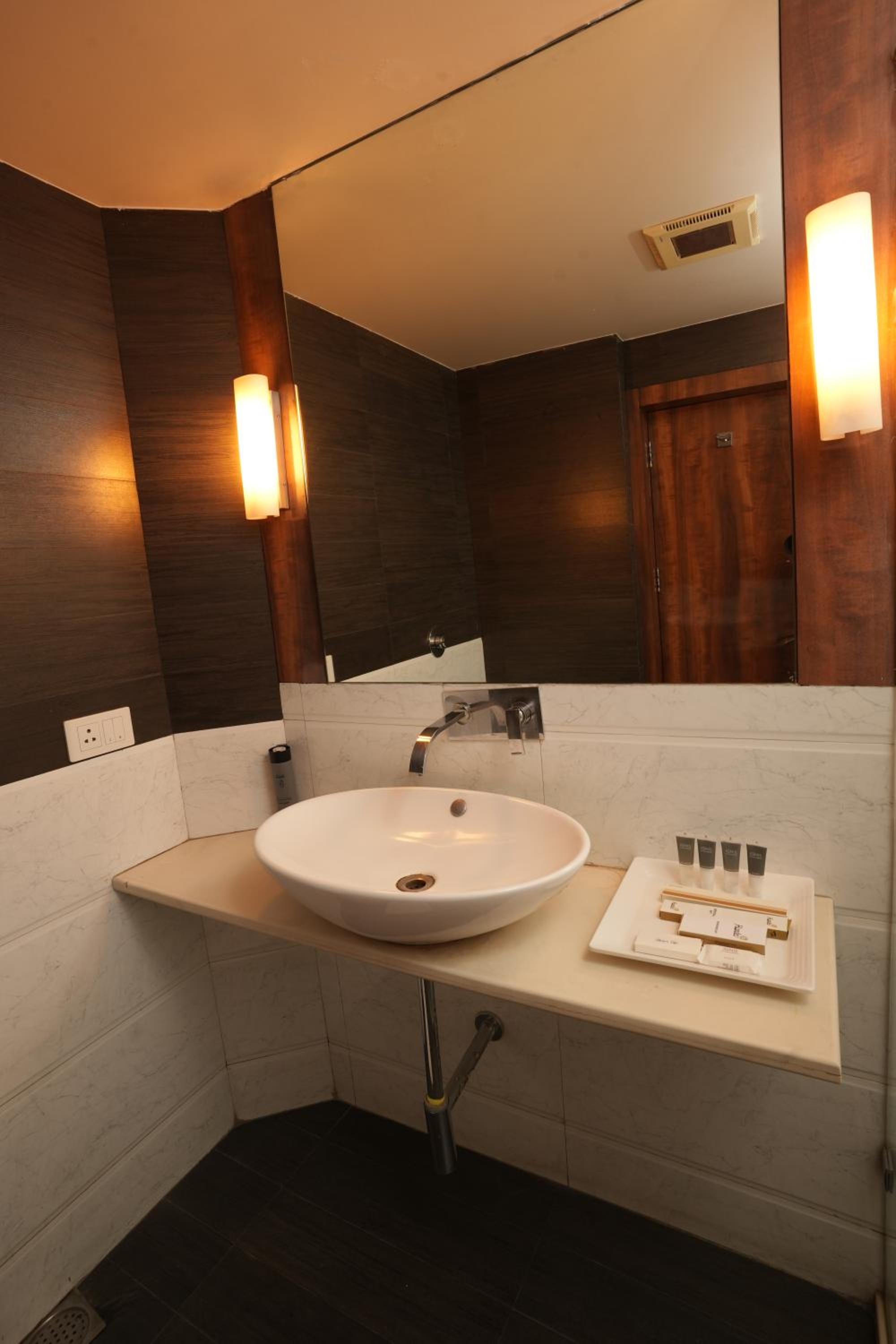 Superior King Room photo 2
