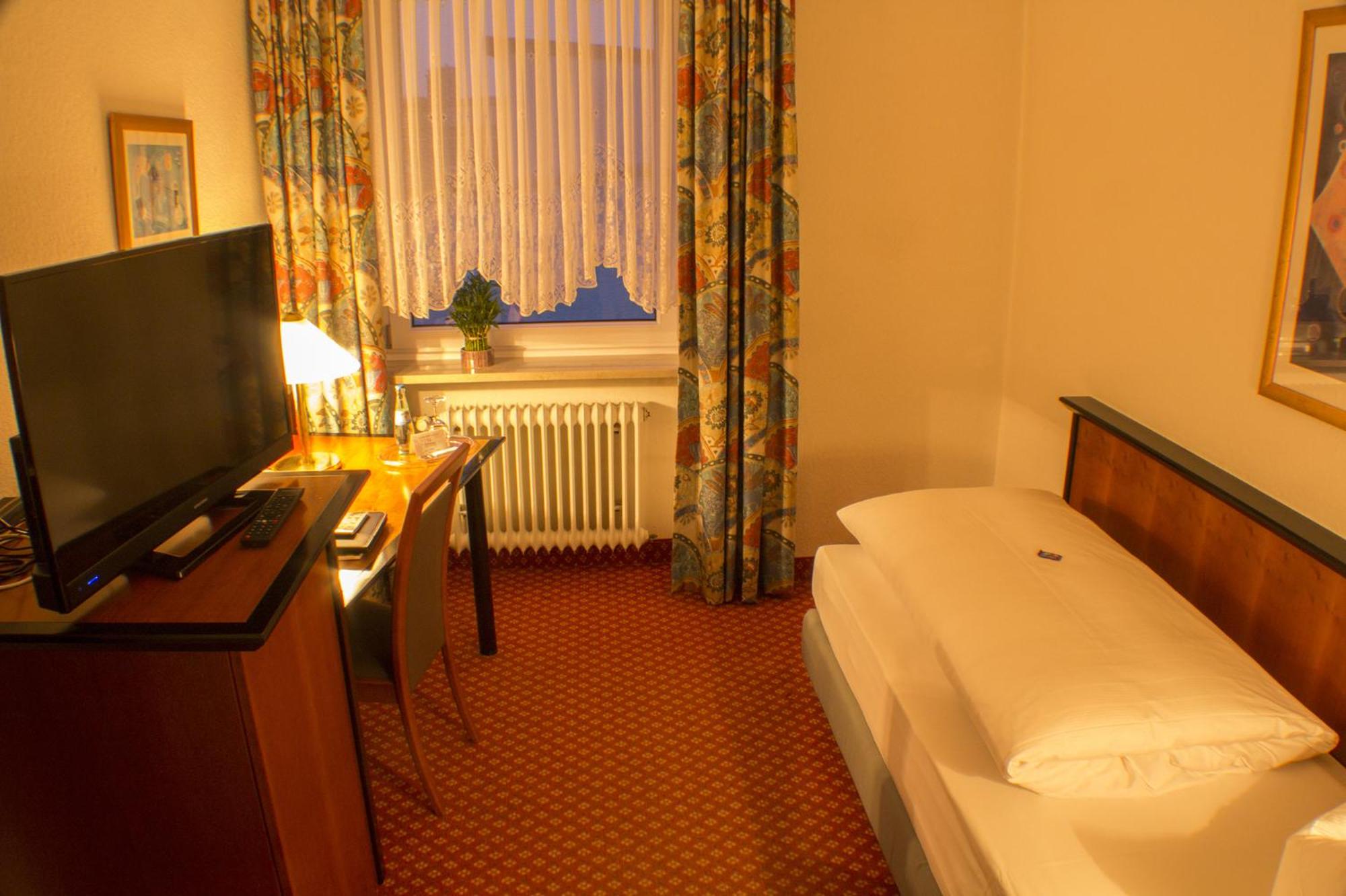 Single Room photo 2