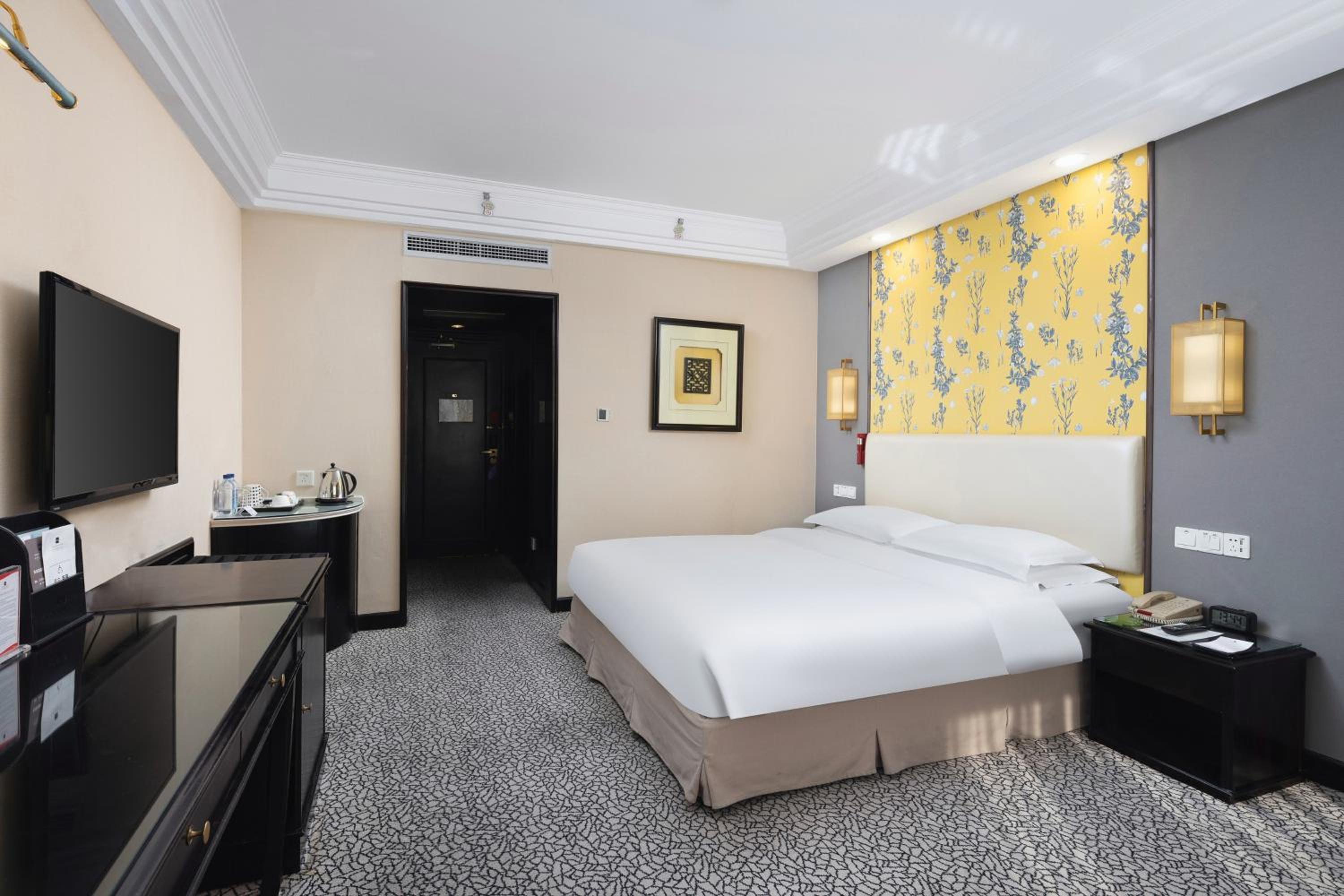 Superior Double Room(6th - 8th Floor) - Photo 2