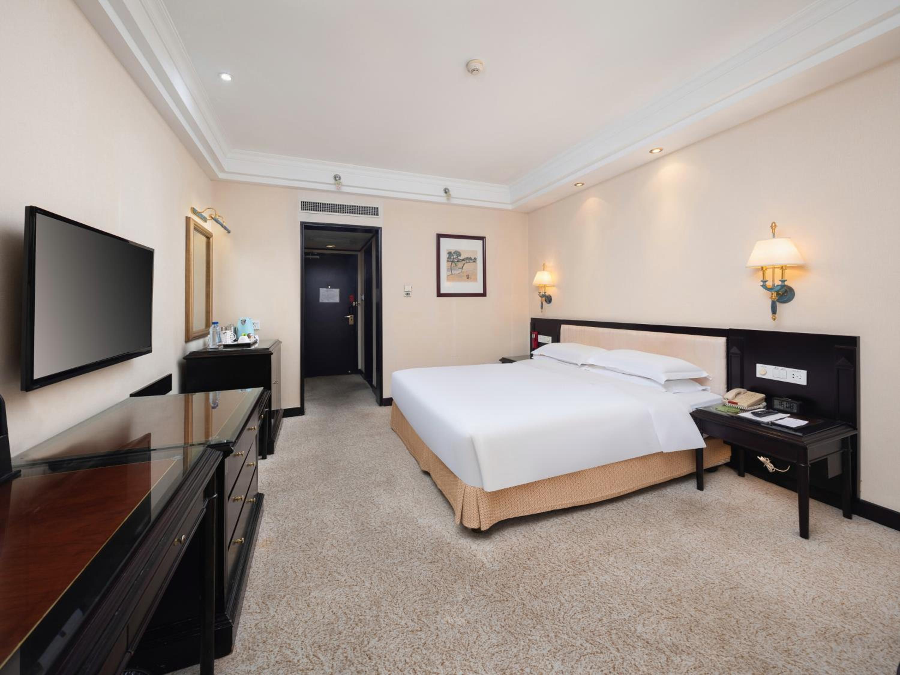 Business King Room(13th - 16th Floor) photo 2