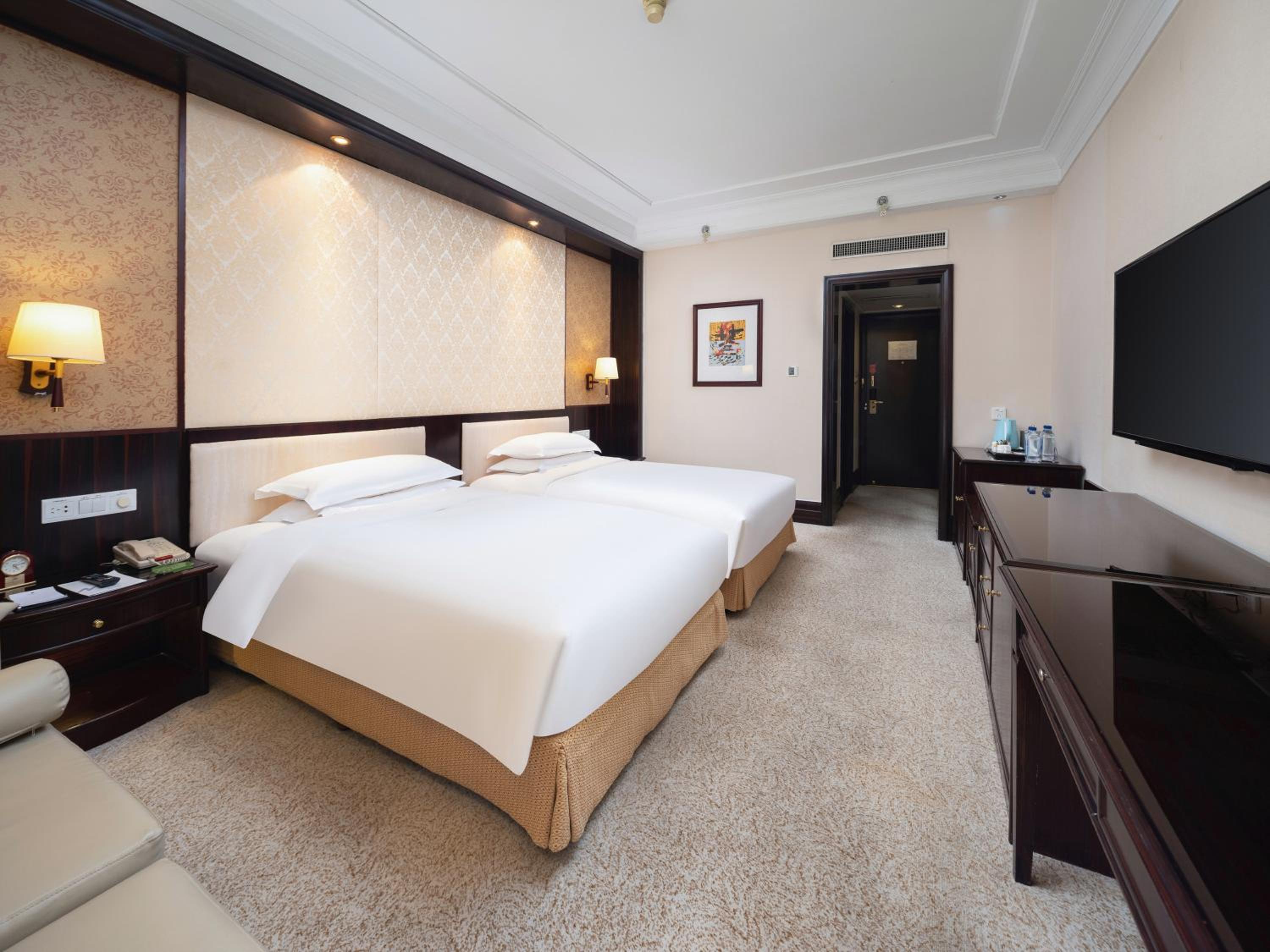 Executive Twin Room(18th - 20th Floor) photo 2