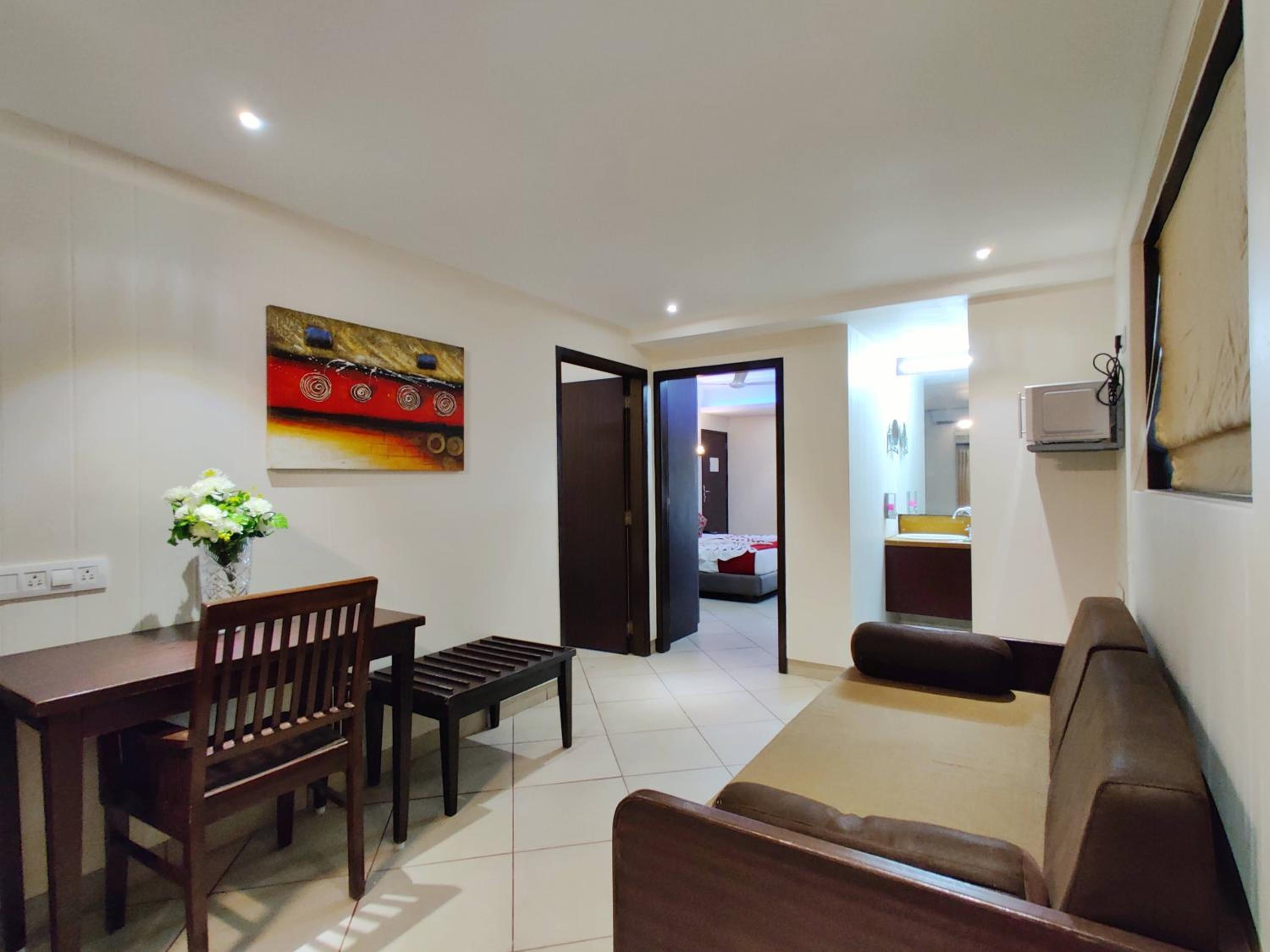 Luxury Suite - Photo 4