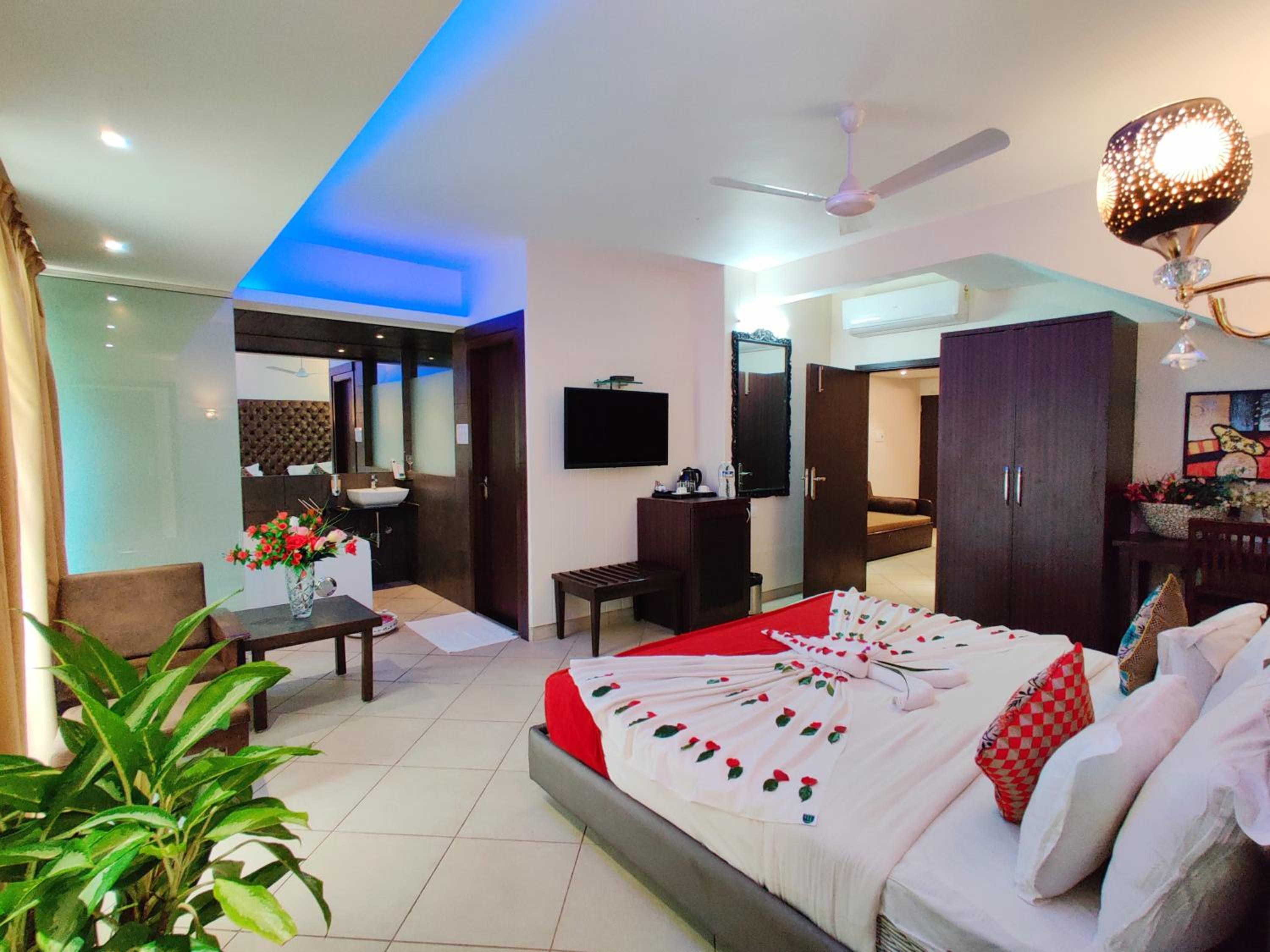 Luxury Suite - Photo 1