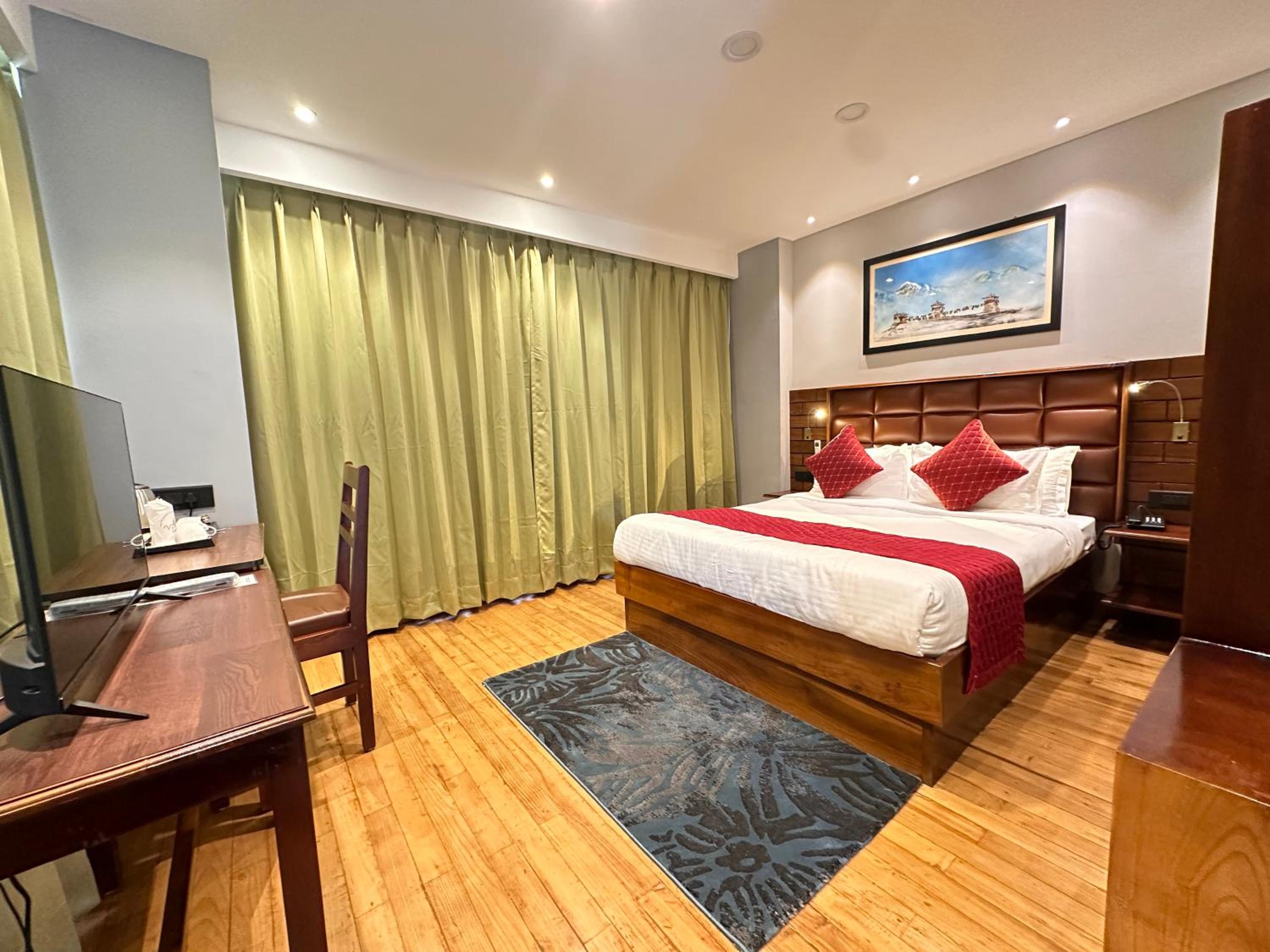 Queen Room photo 1