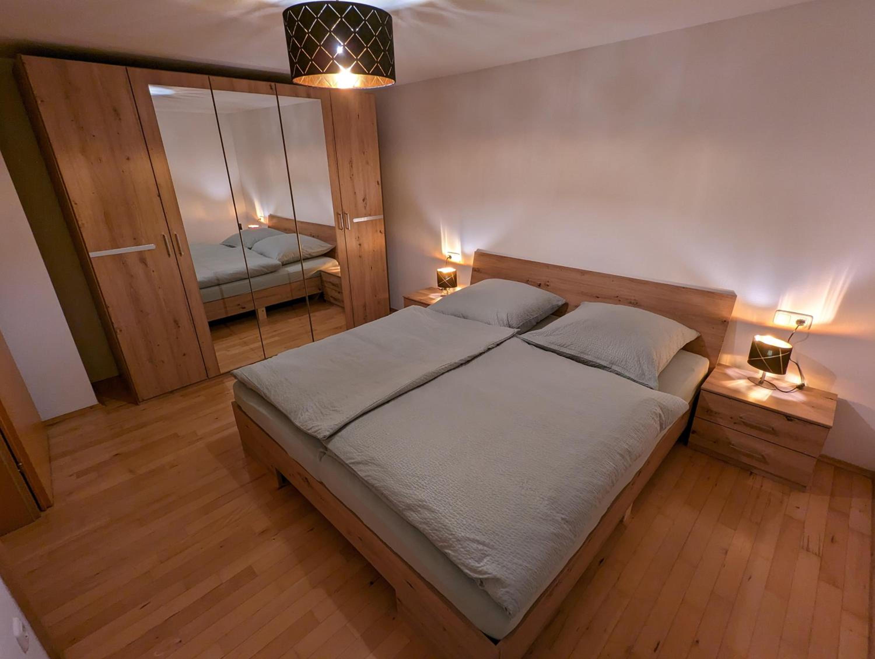 One-Bedroom Apartment photo 1