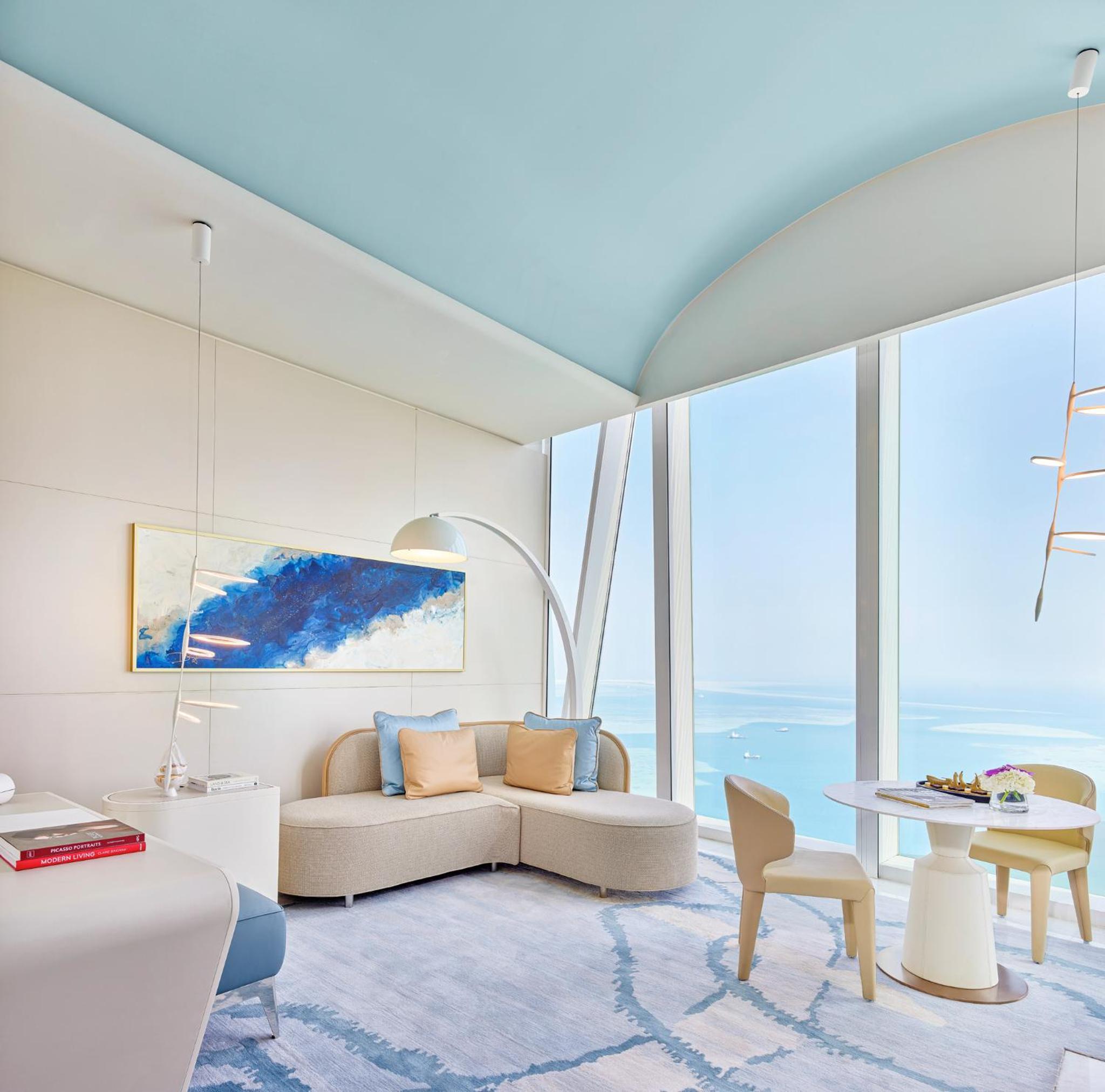 One-Bedroom Suite - Photo 2