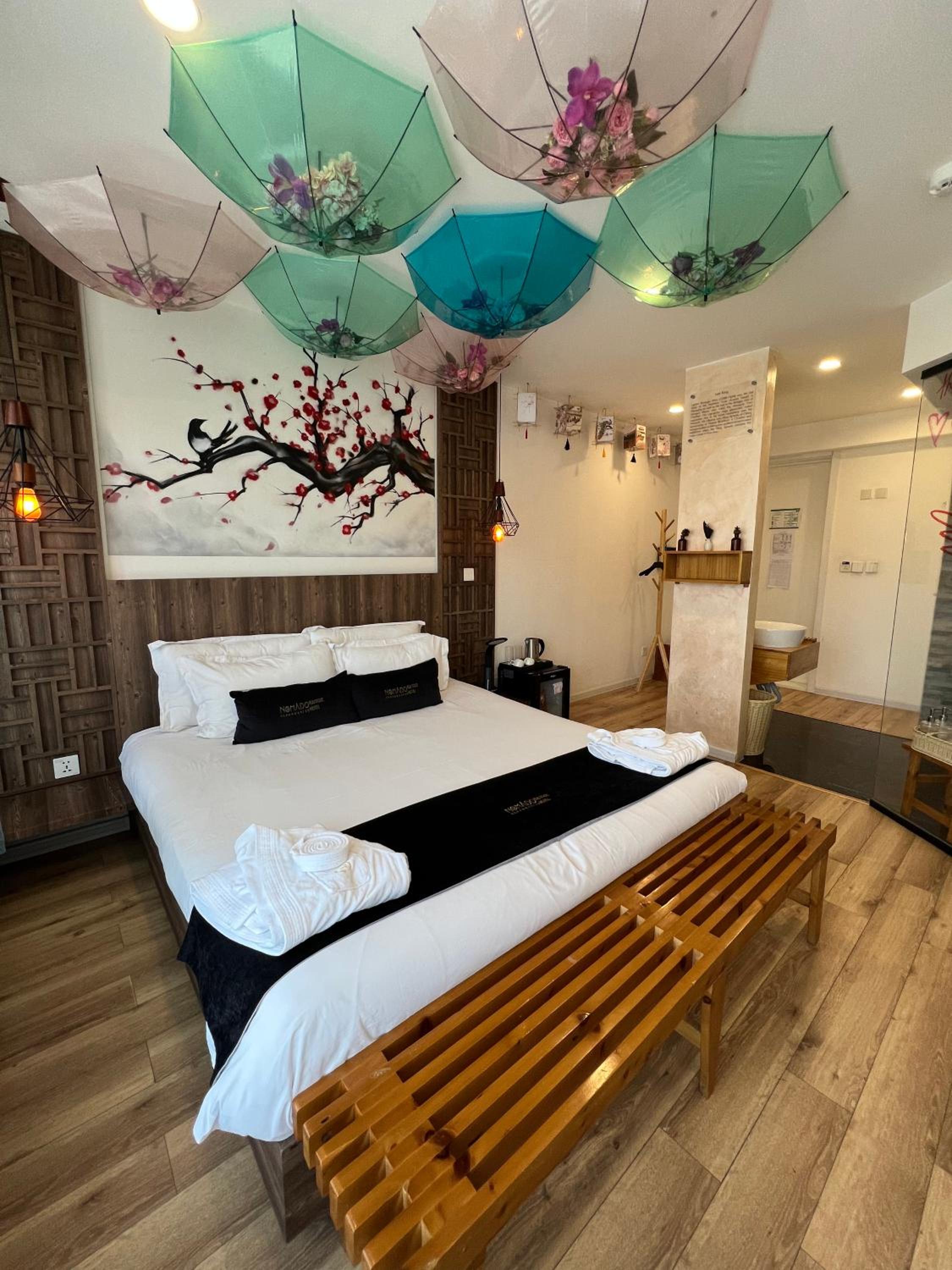 Suite with Hot Tub - Photo 53