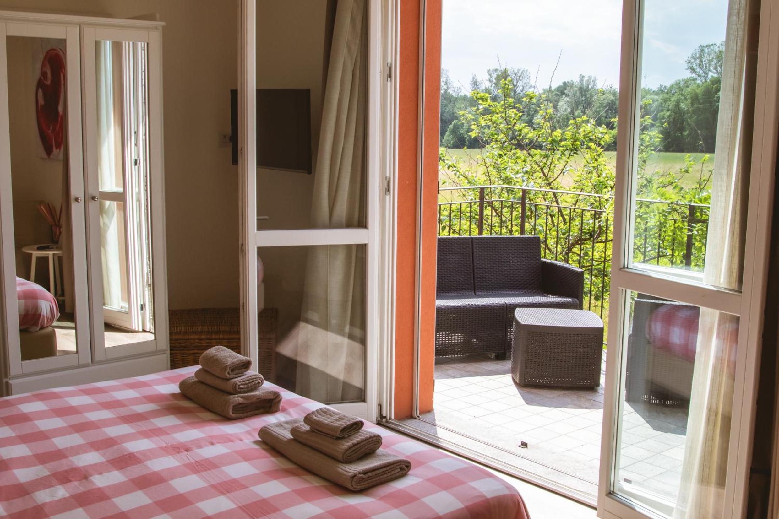 Standard Double Room - Photo 7