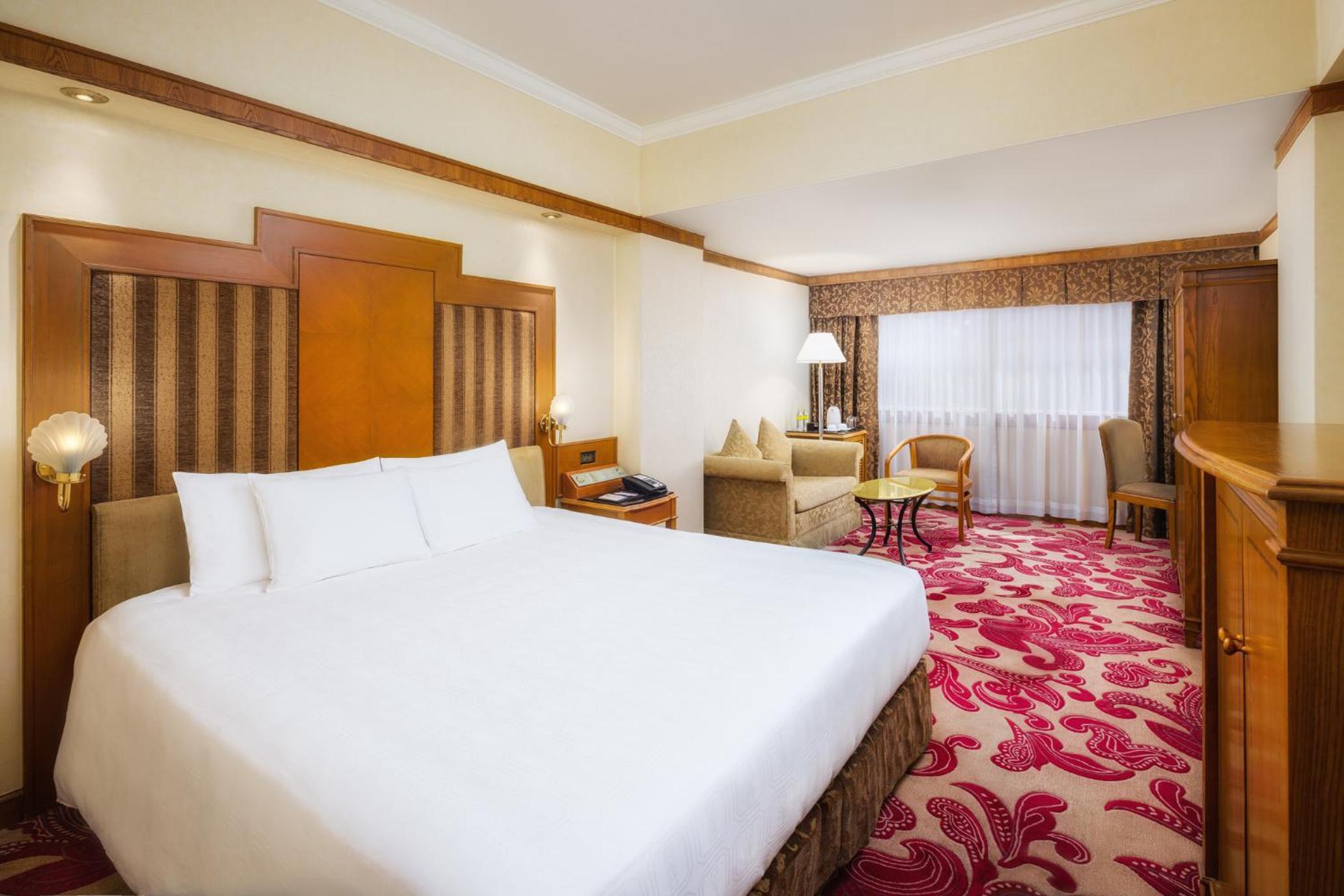Grand Deluxe King Room - Photo 1