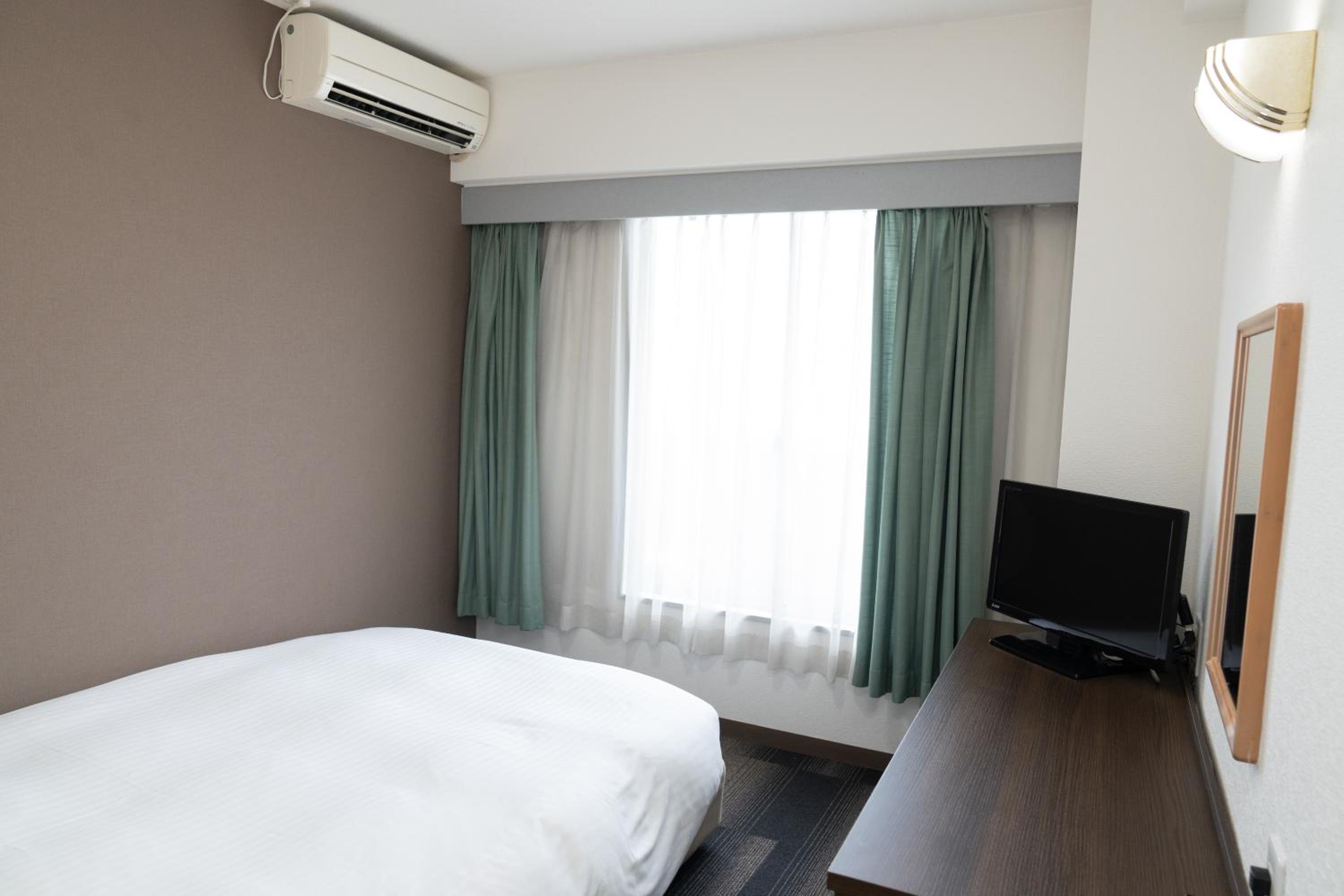 Double Room - Non-Smoking  - Photo 2