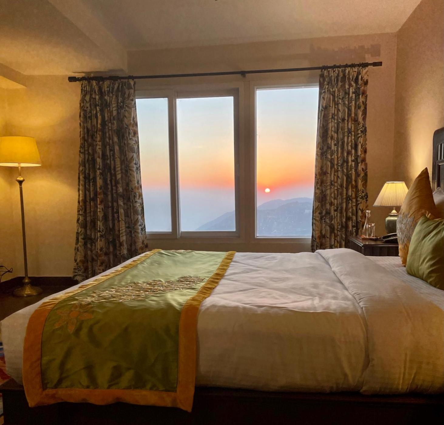 One Bedroom Junior Suite  photo 2