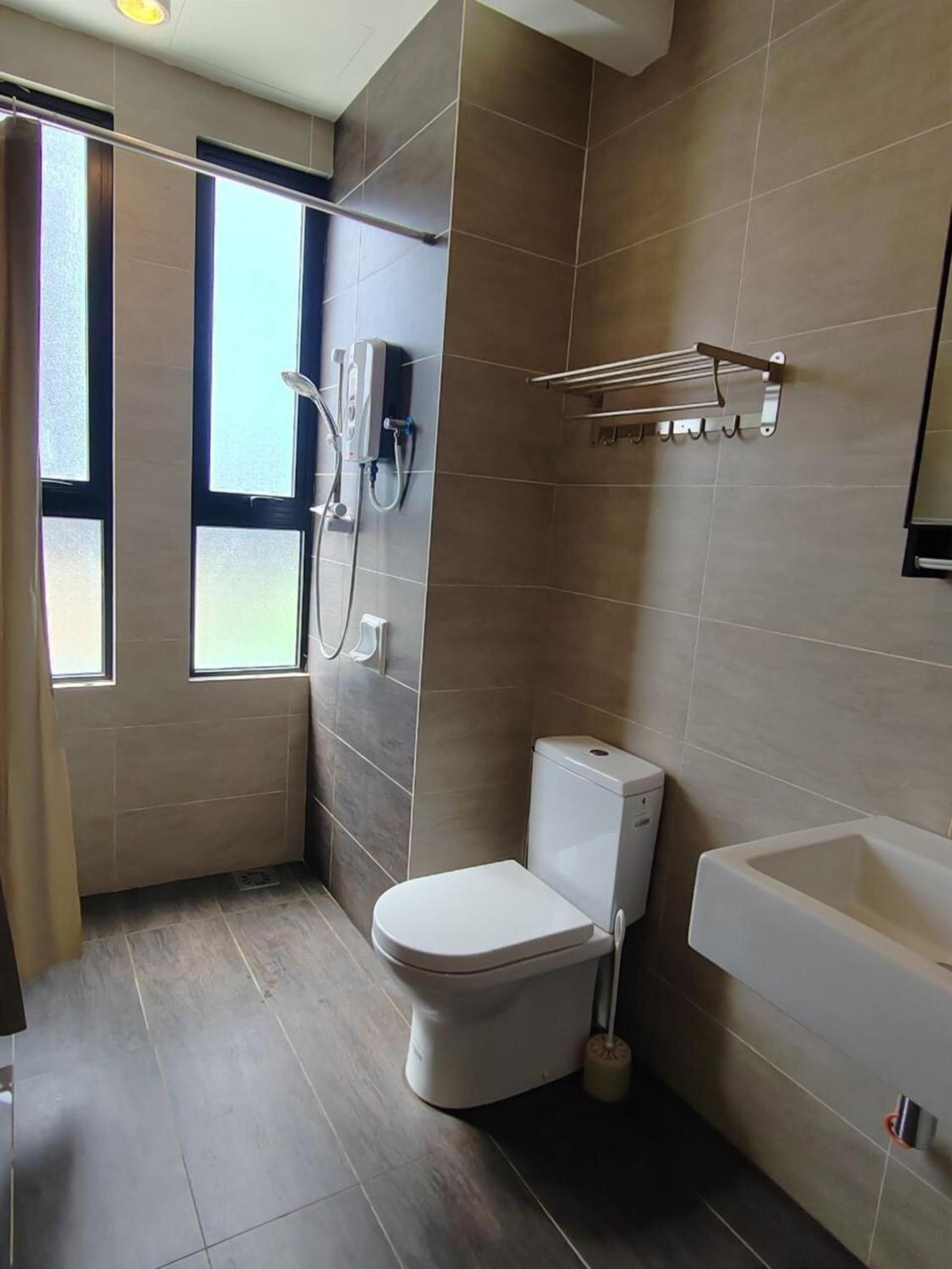 Studio Apartment - Photo 34