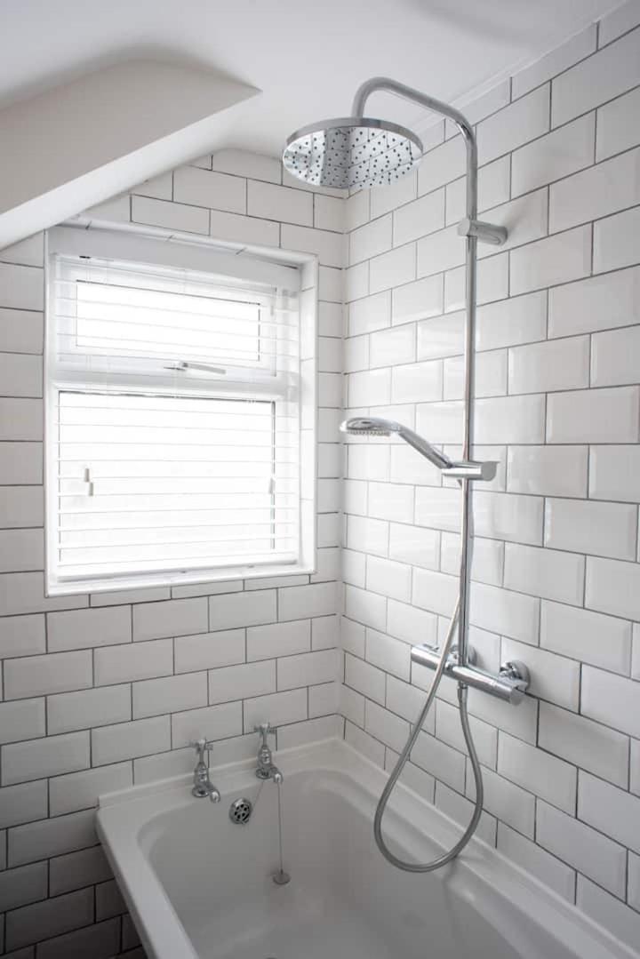 Three-Bedroom House photo 3