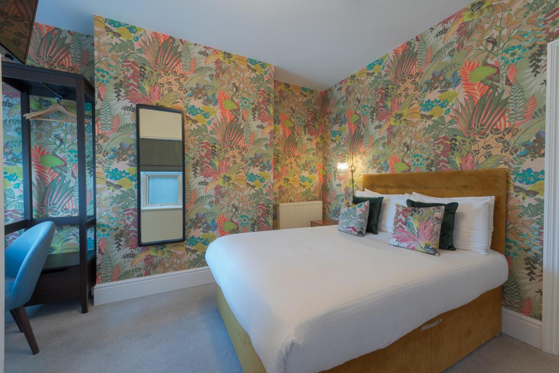 Standard Double Room with Shower photo 2