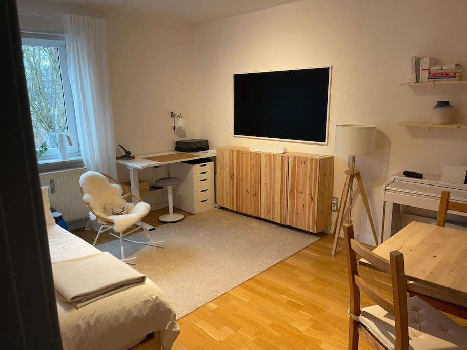 One-Bedroom Apartment photo 2