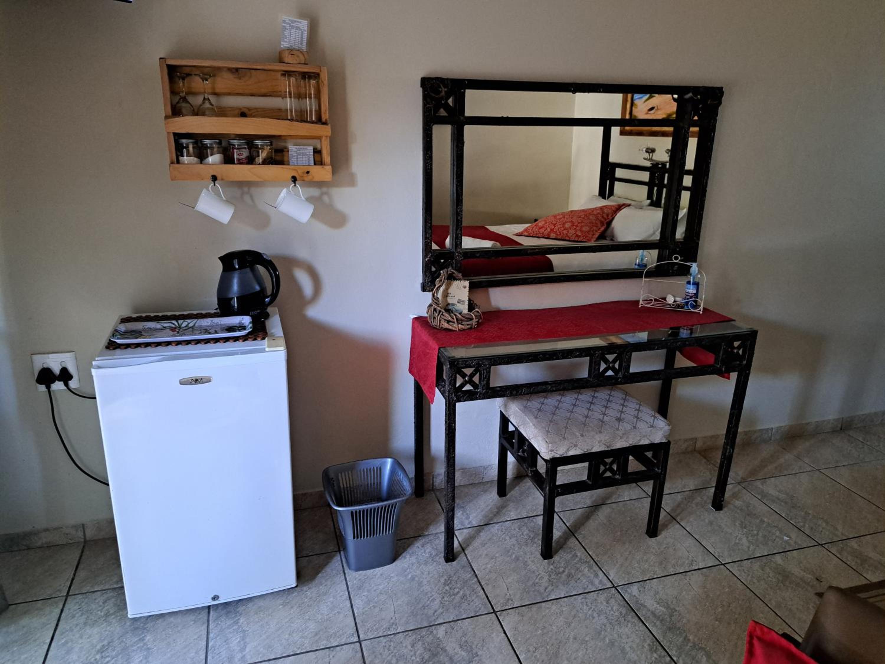 Deluxe Queen Room - Photo 6