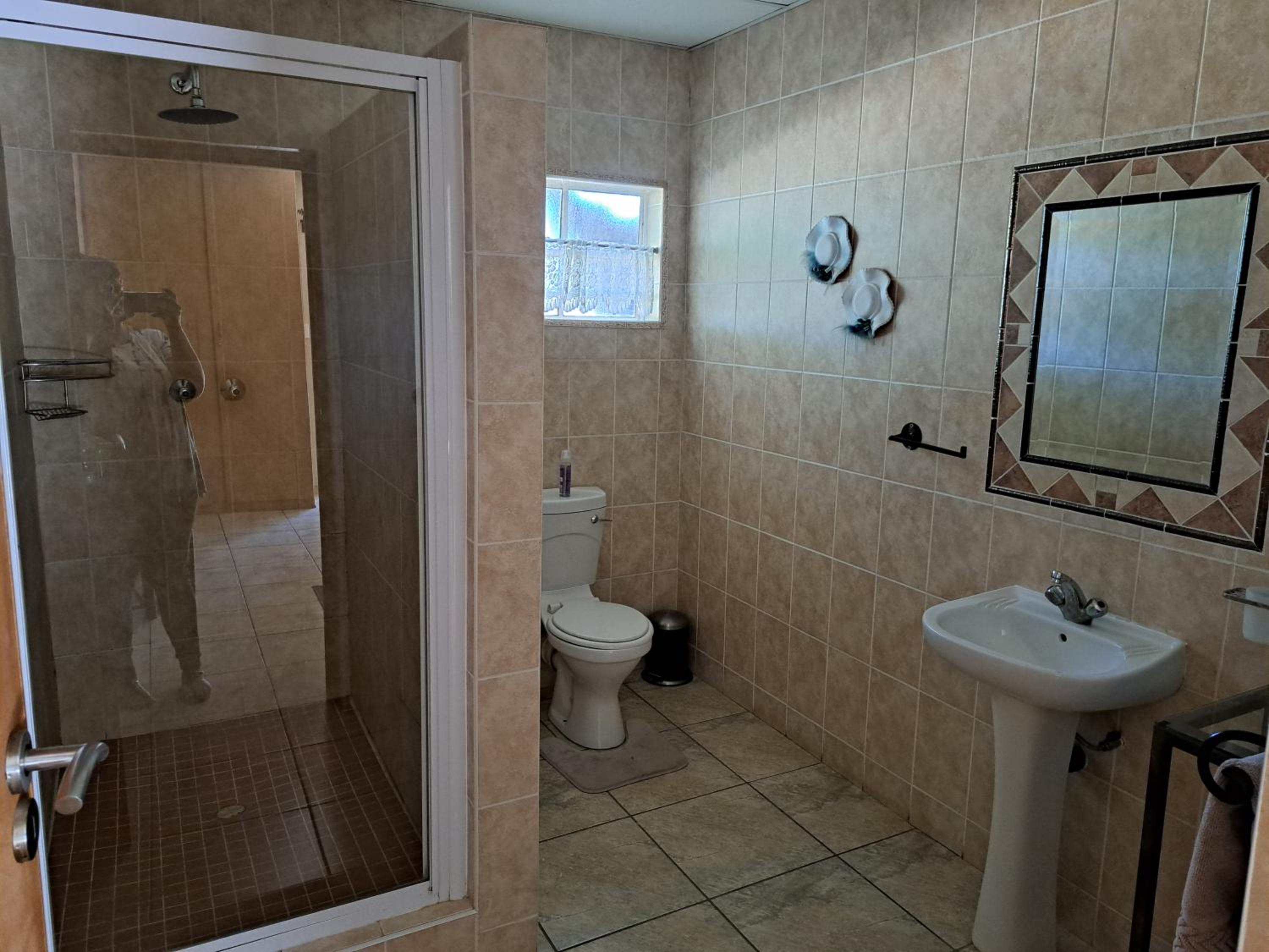 Deluxe Queen Room - Photo 2