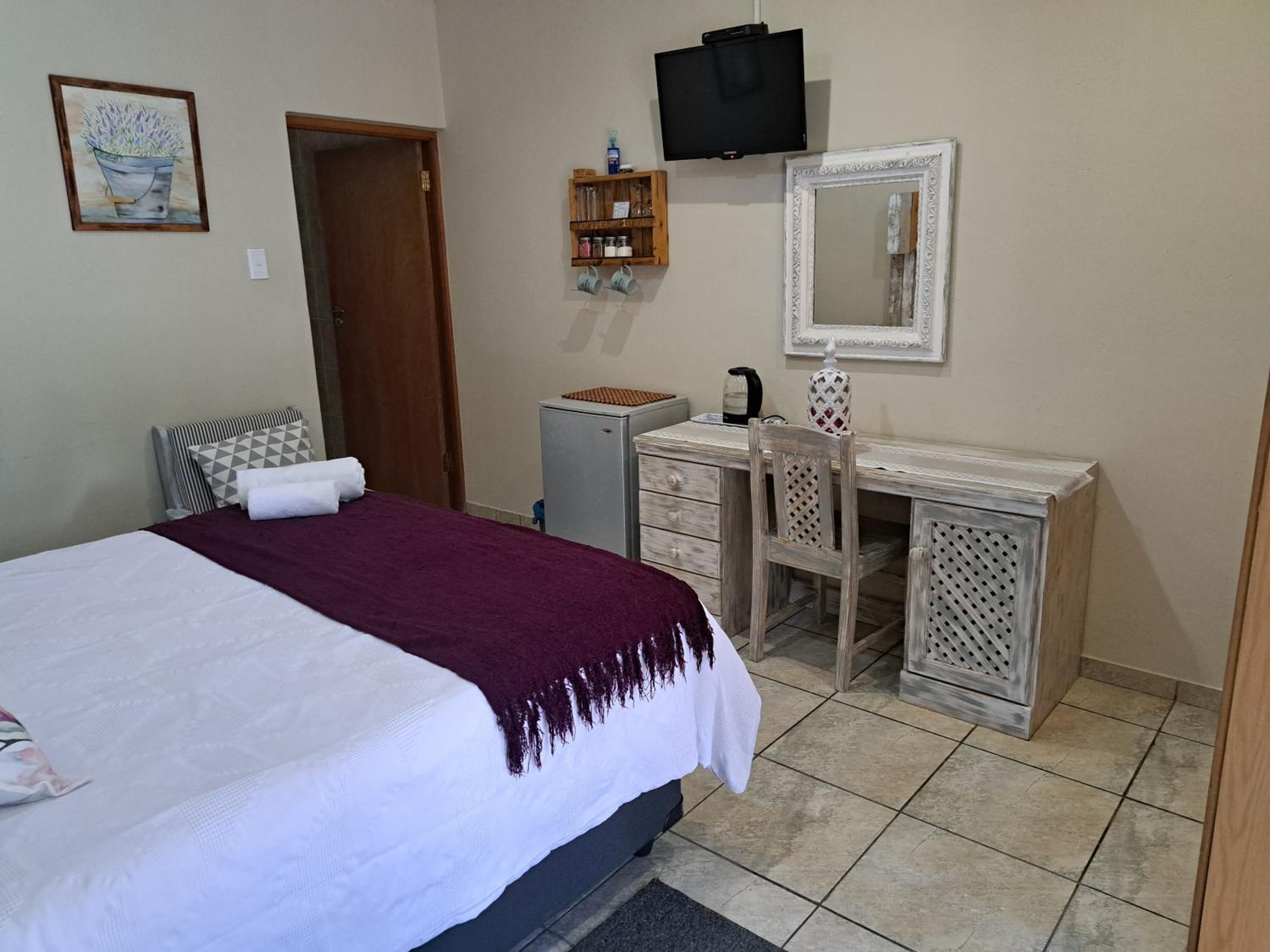 Deluxe Queen Room - Photo 3