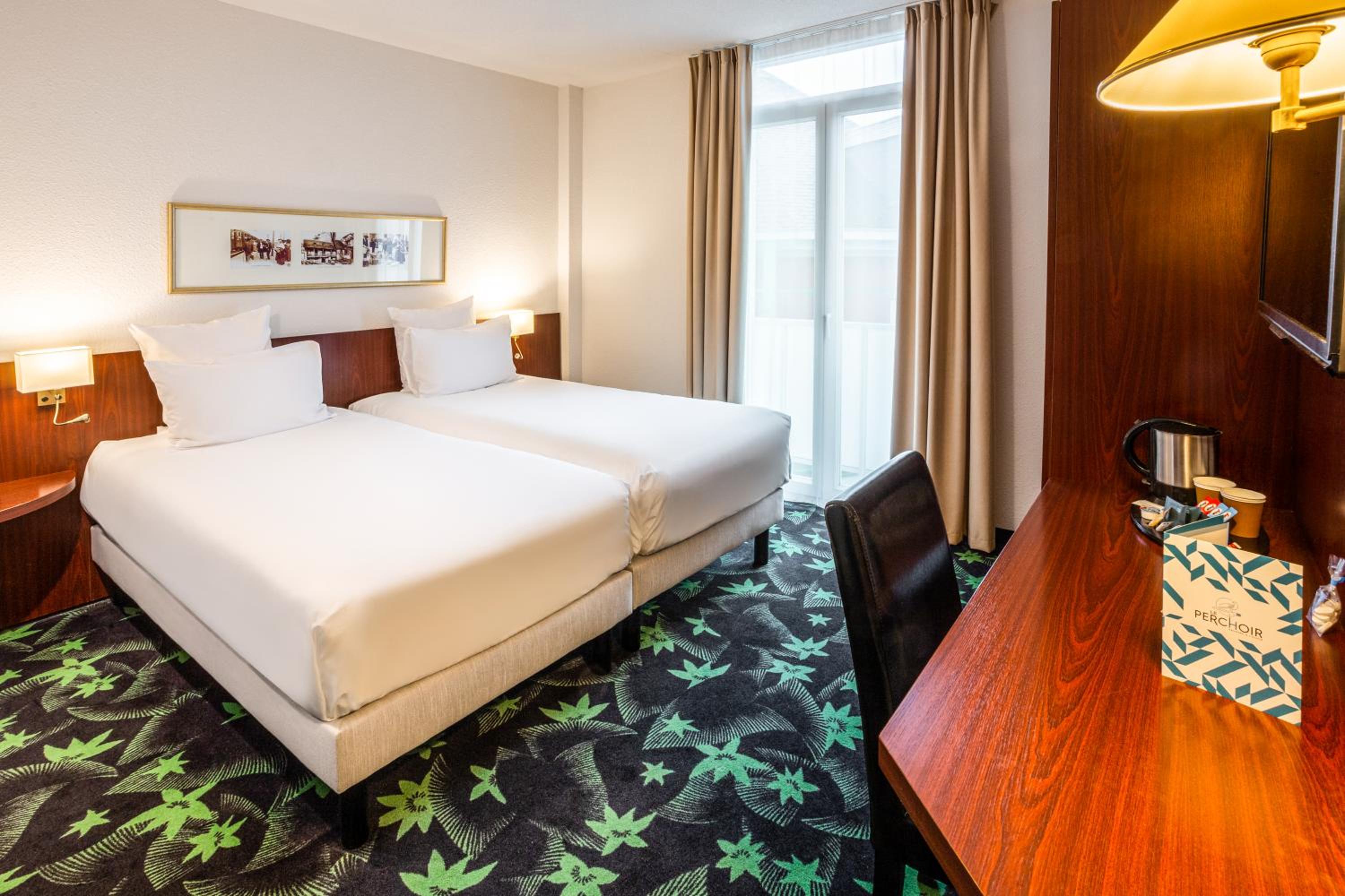 Standard Twin Room - Photo 1
