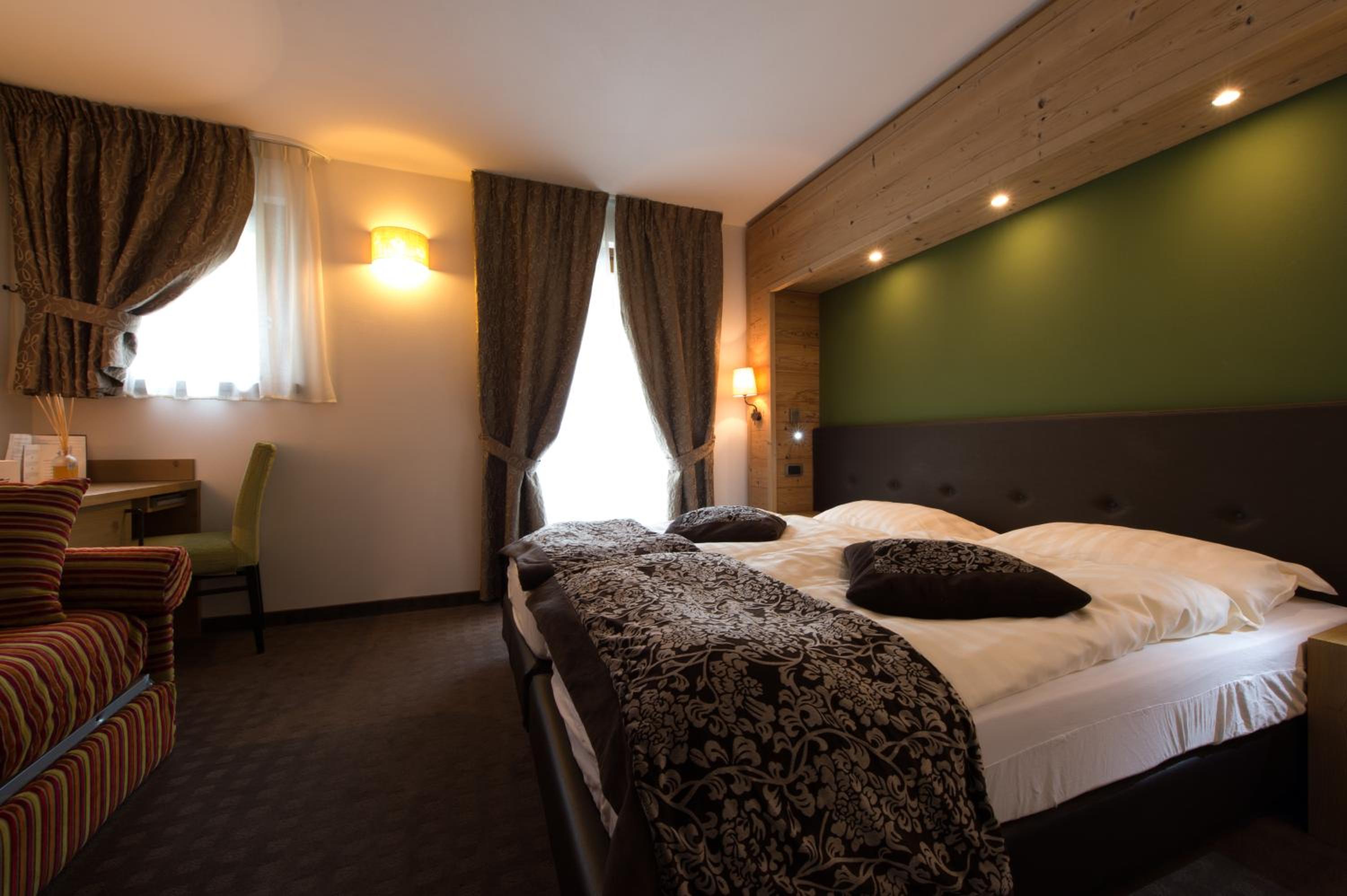 Superior Double Room with Balcony - Photo 5