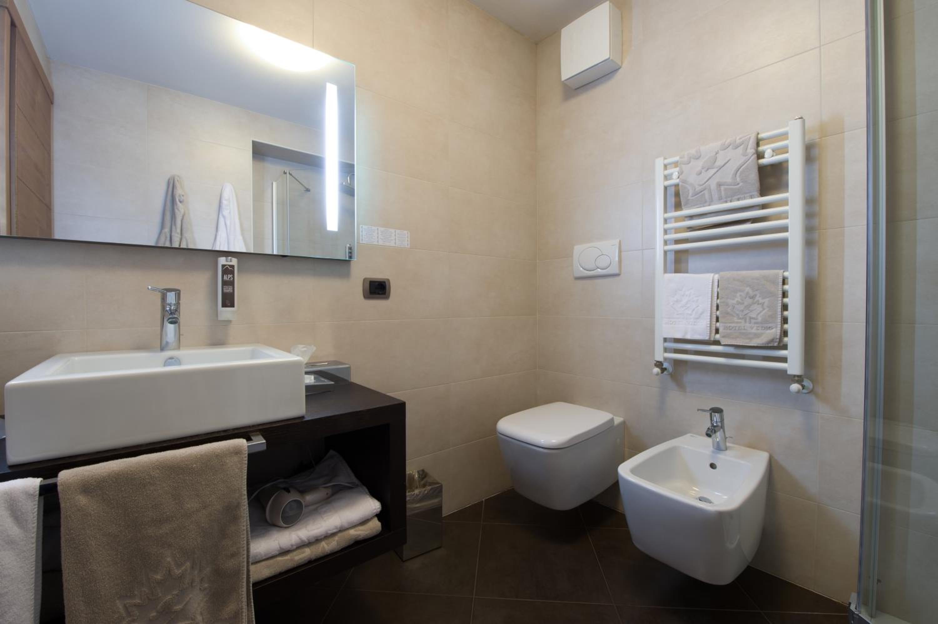 Superior Double Room with Balcony - Photo 6