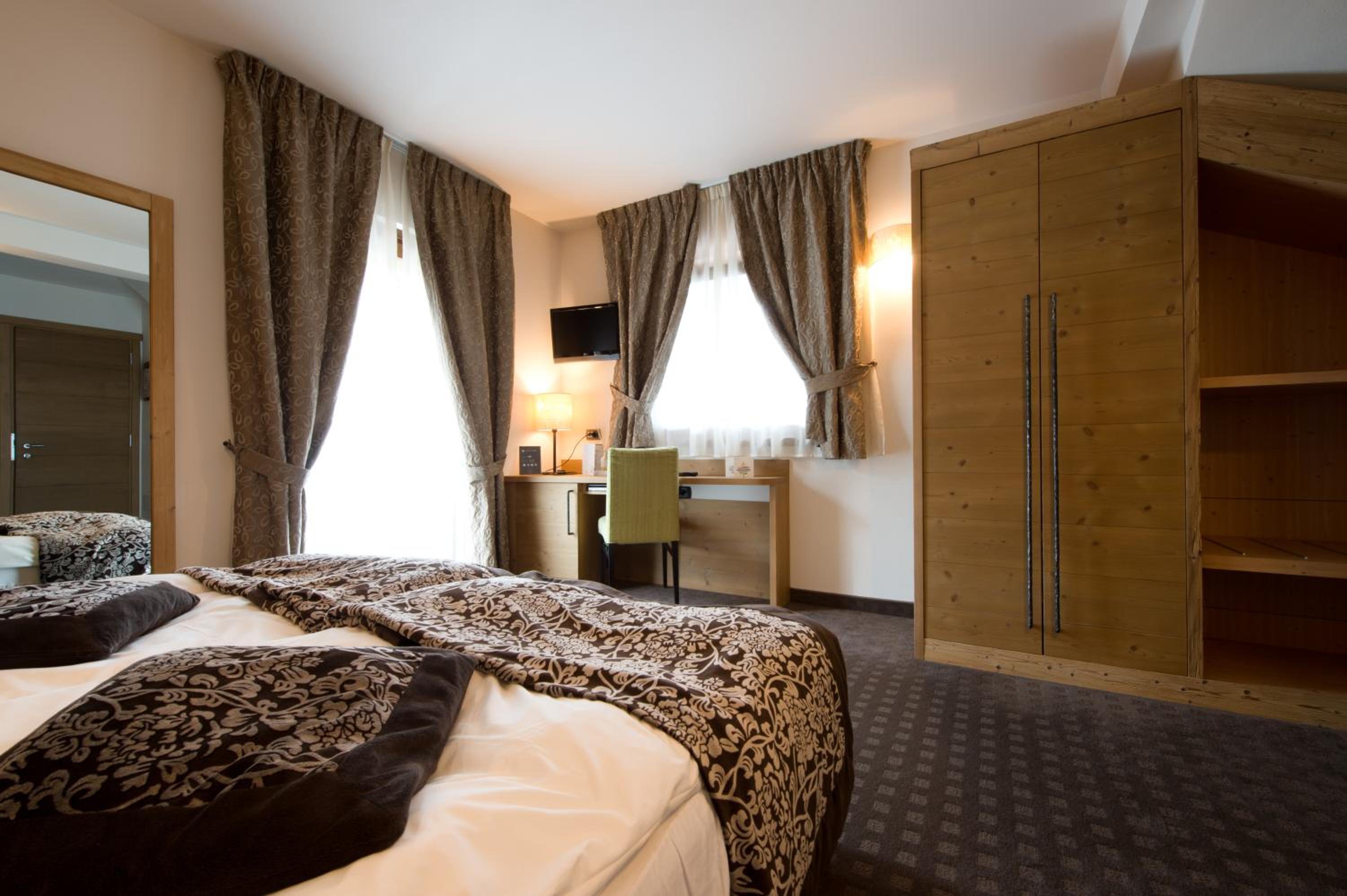Superior Double Room with Balcony - Photo 10