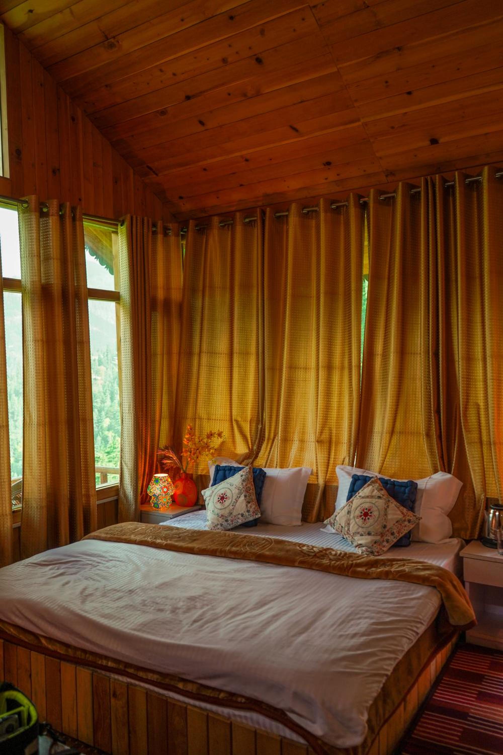 Suite with Hot Tub