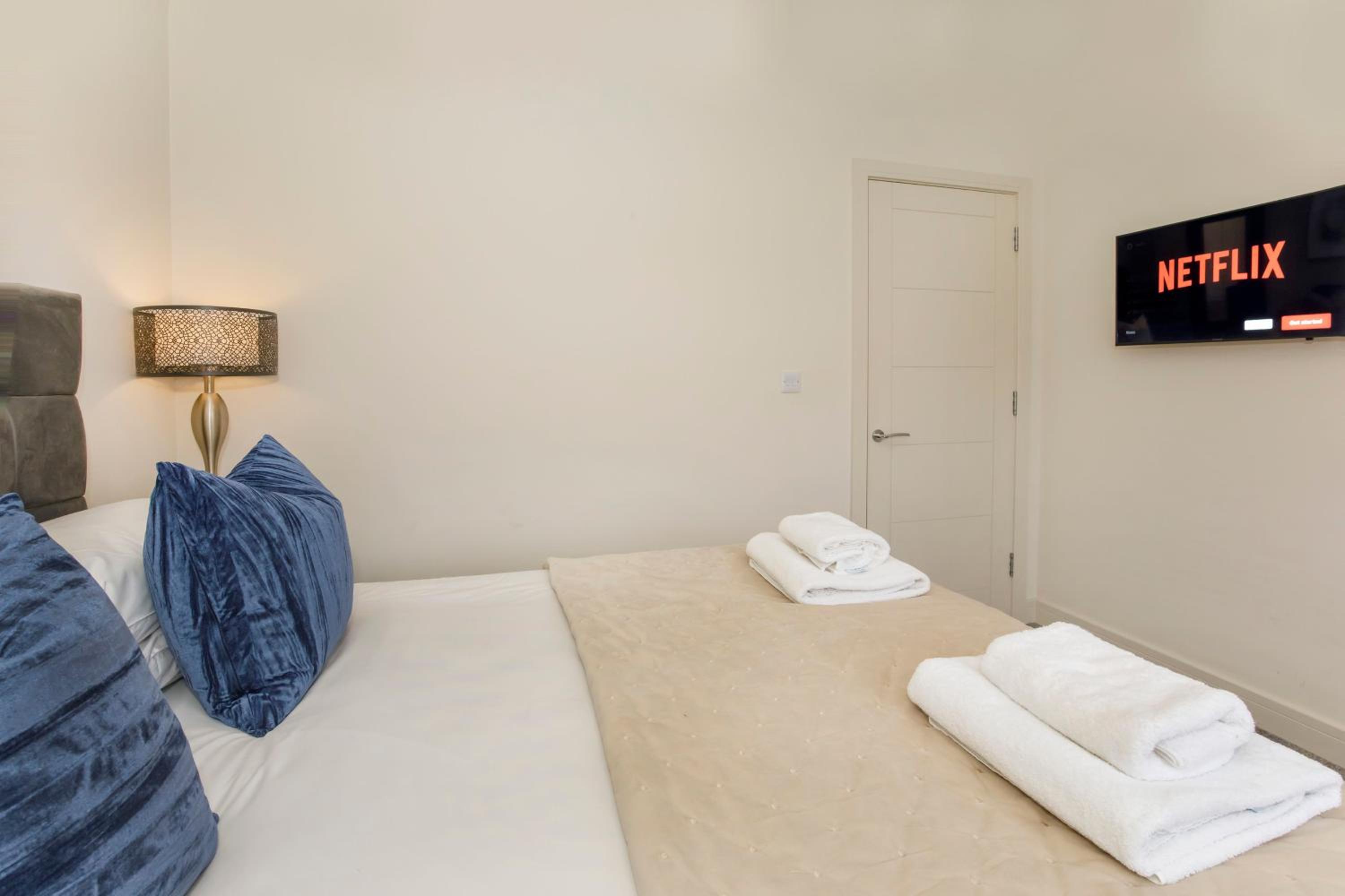Two-Bedroom Apartment - Photo 8