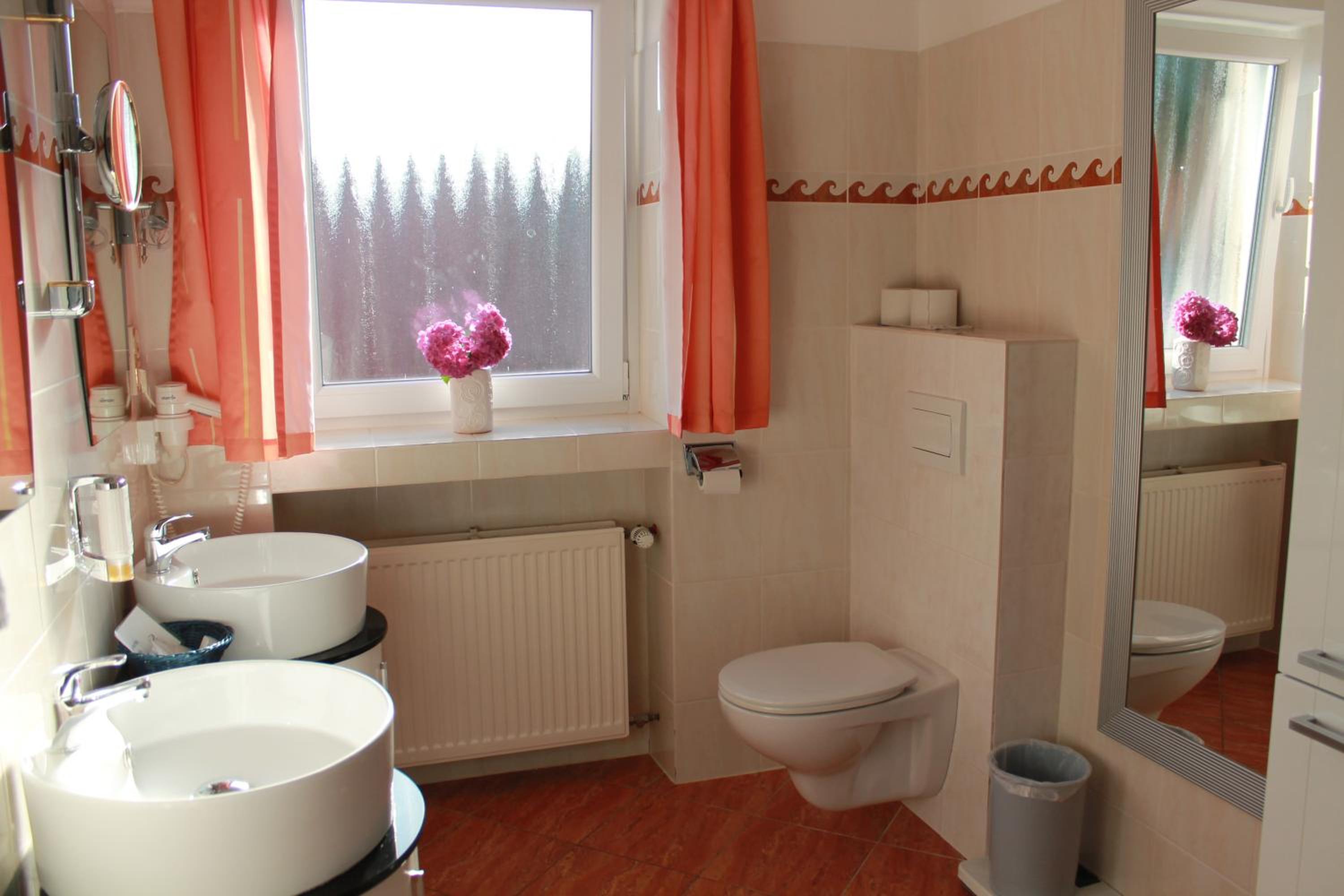 One-Bedroom Apartment with Balcony photo 2