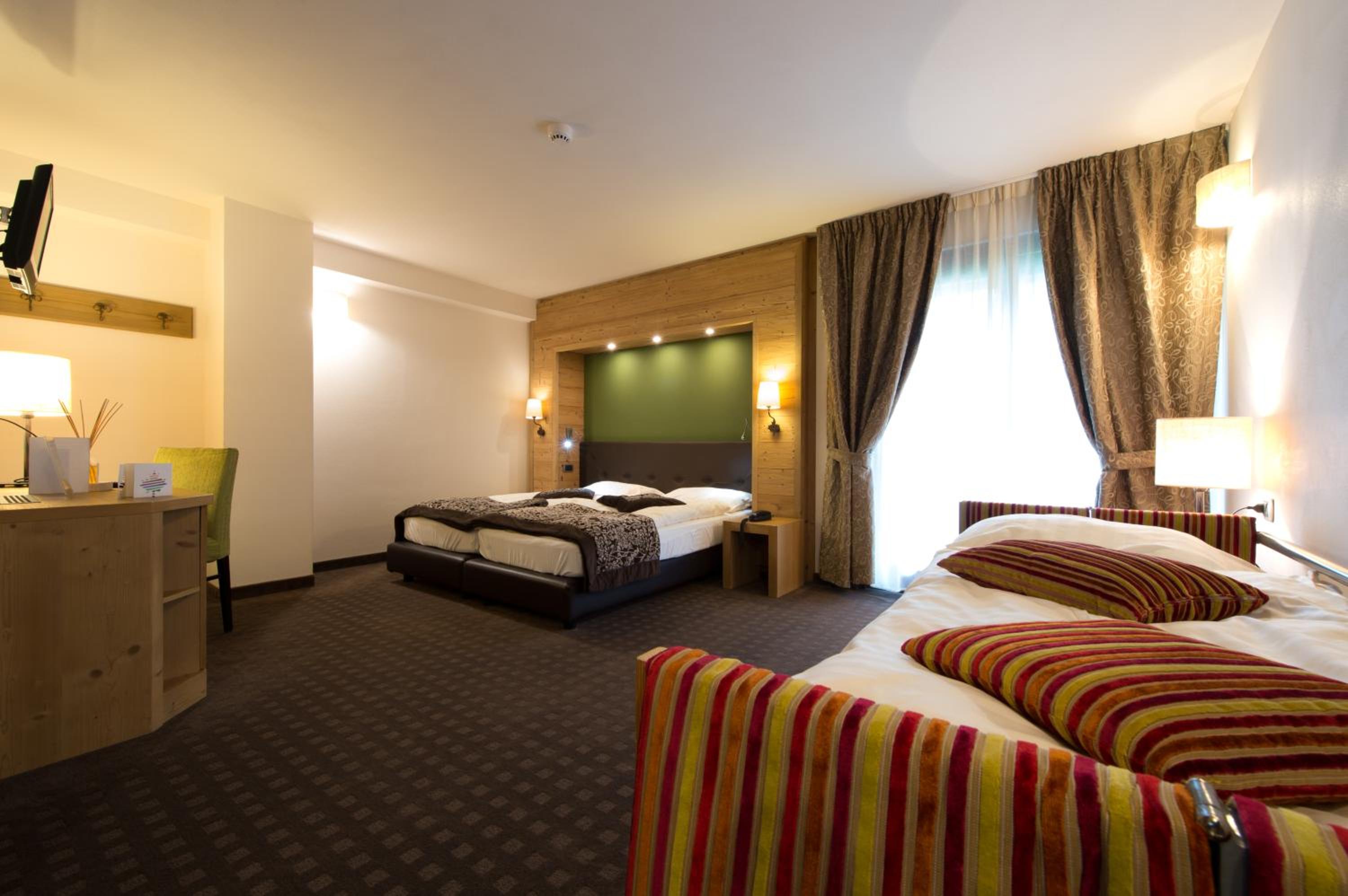 Superior Triple Room with Balcony - Photo 4