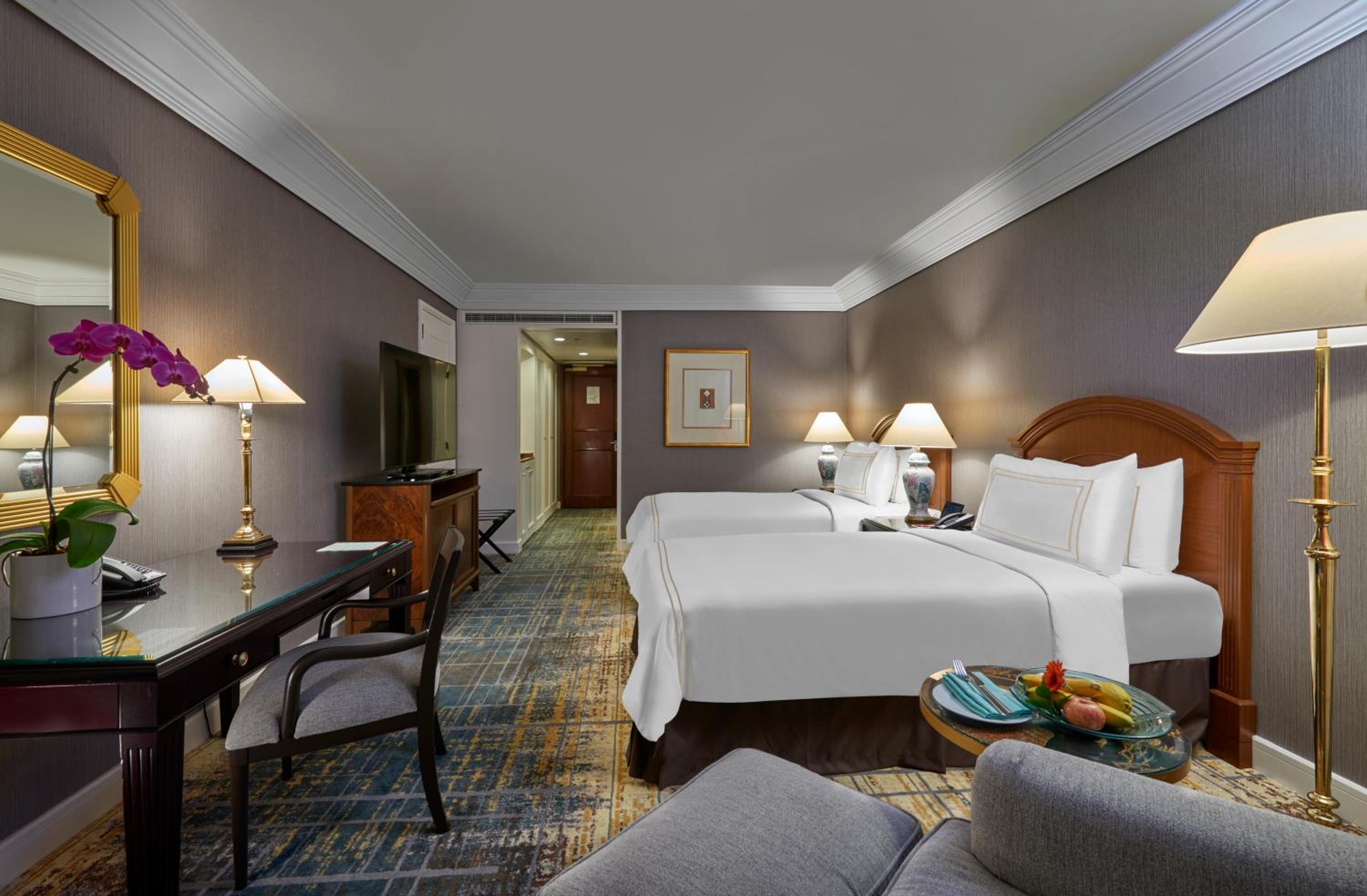 Classic Room with Two Single Beds