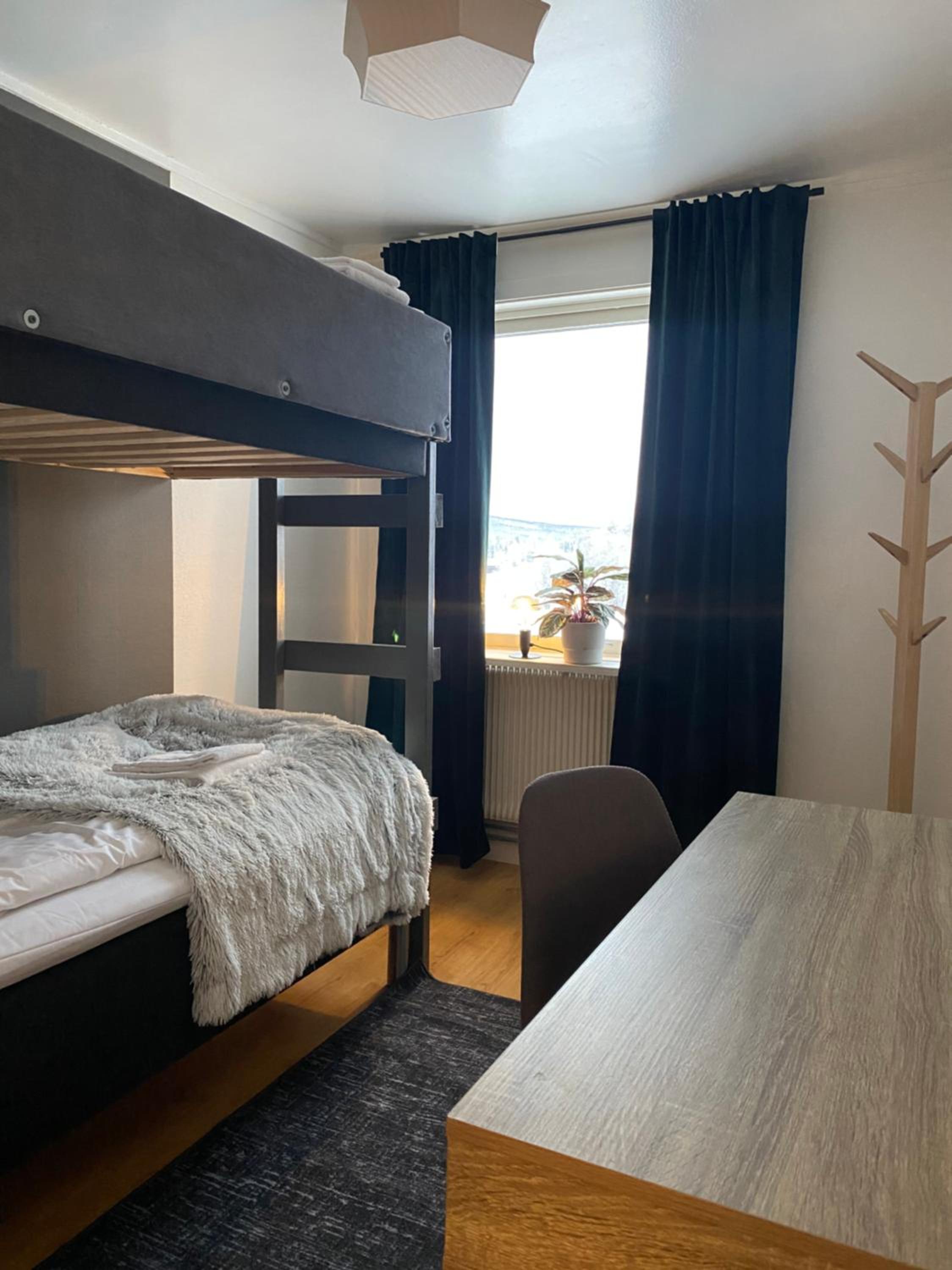 Twin Room with Shared Bathroom photo 2