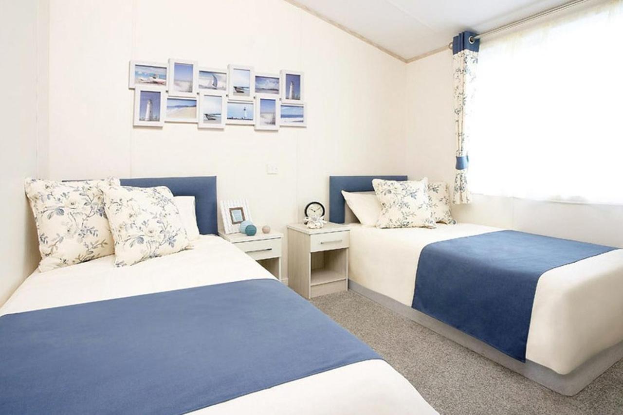 3 Bedroom Lodge - Pet Friendly photo 3