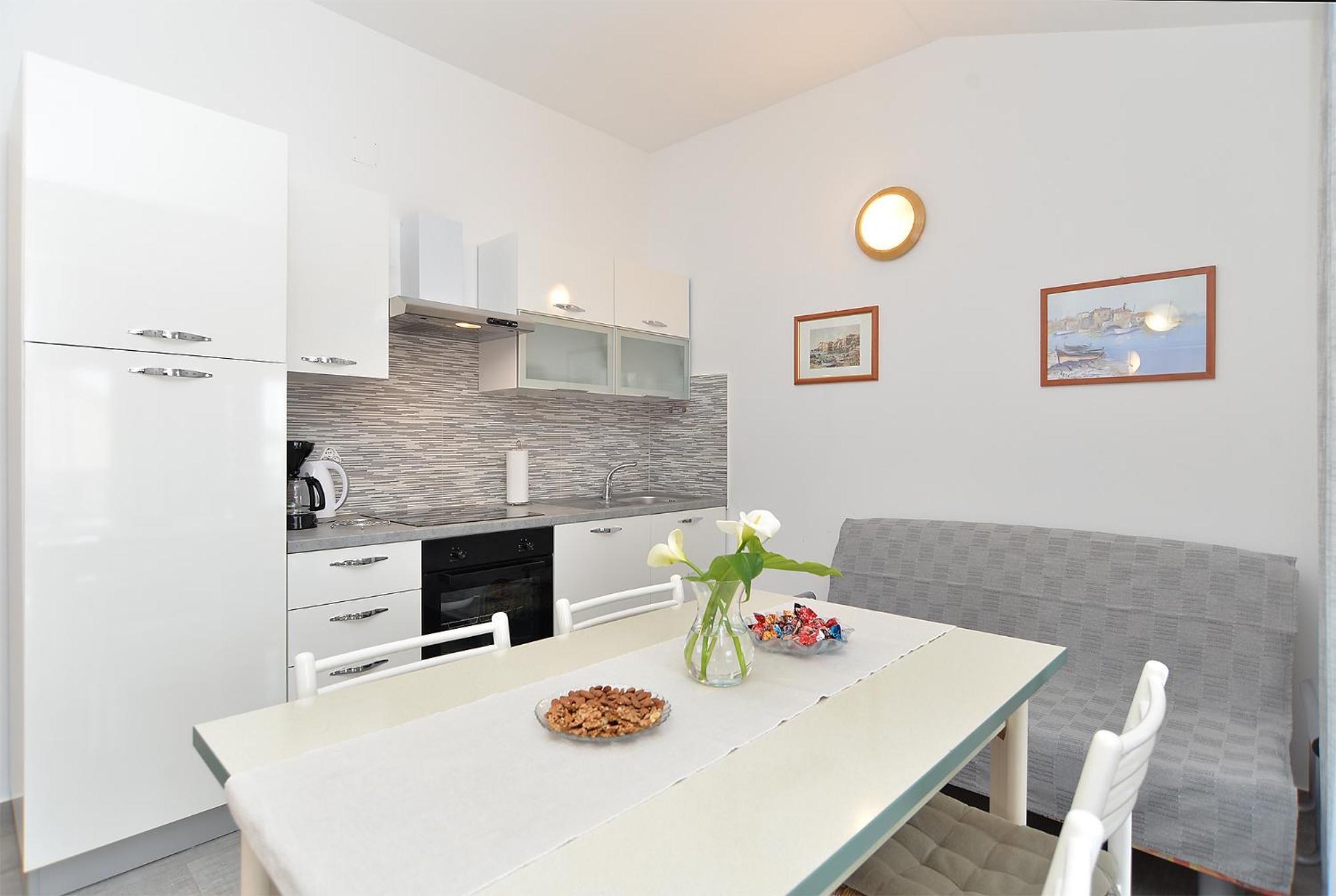 Apartment photo 3