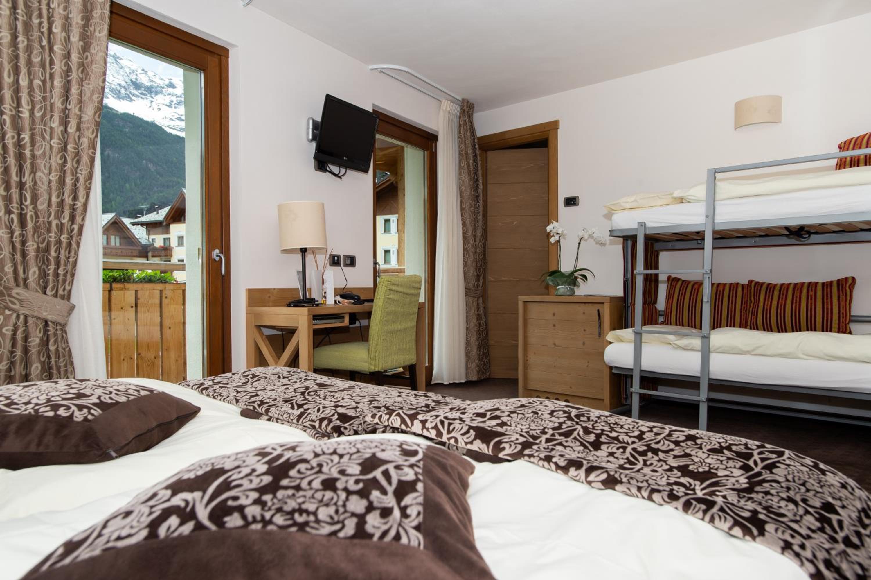 Quadruple Room with Balcony