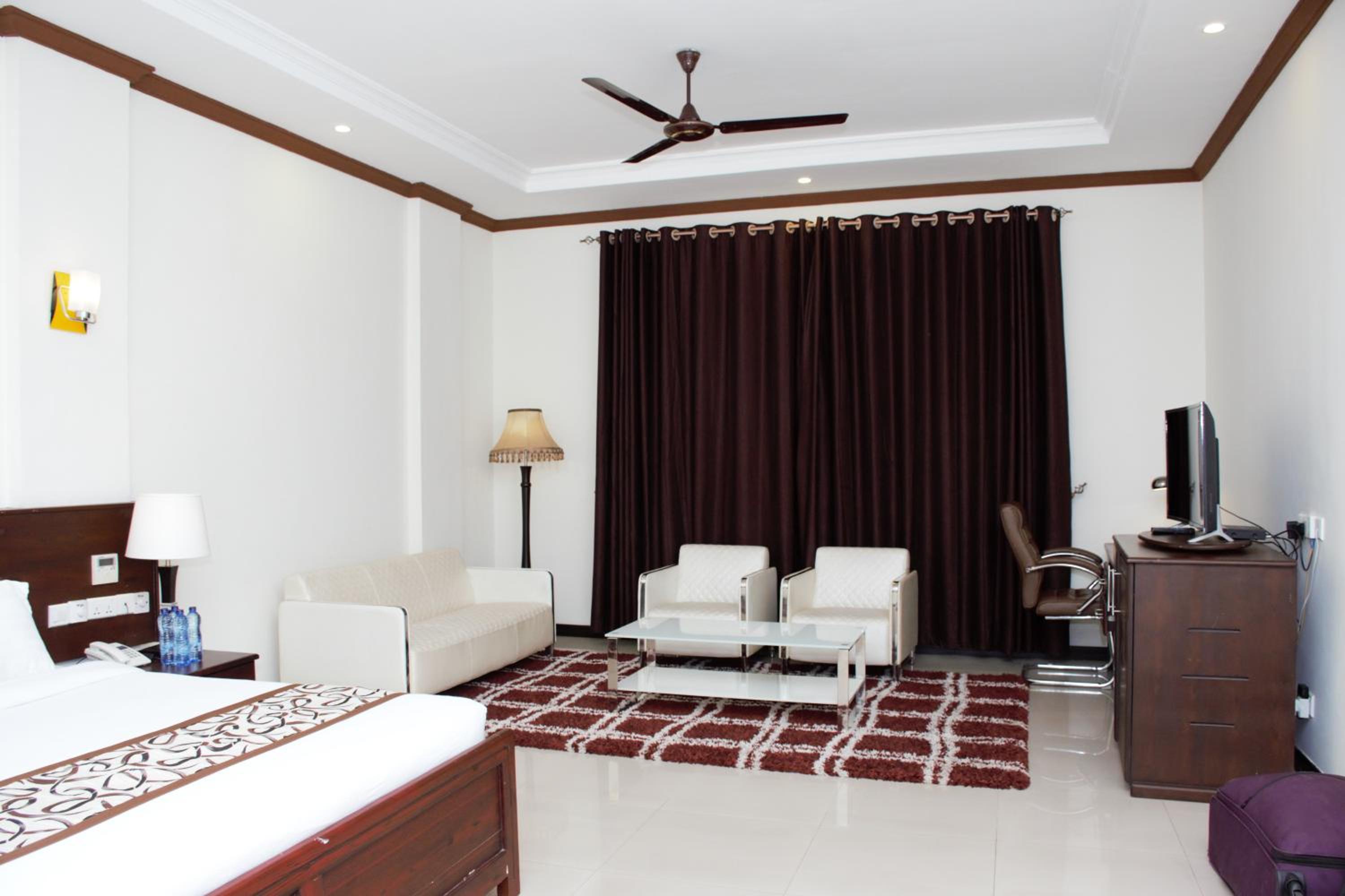 Deluxe Queen Room